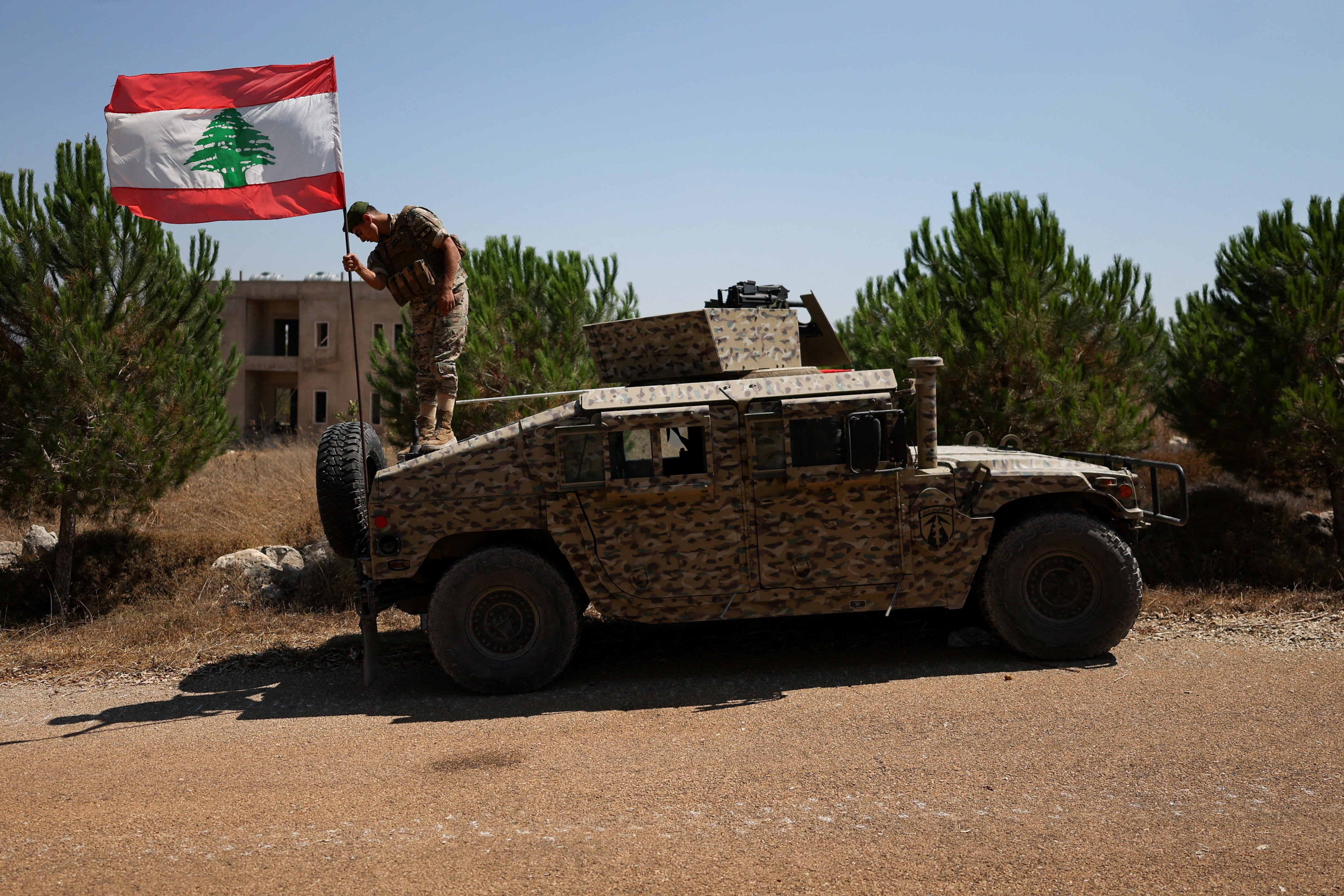 Lebanese soldiers deploy following the withdrawal of Israeli forces under a U.S.-brokered plan (Reuters)