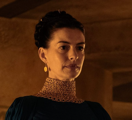 Als Odysseus endlich wieder mit seiner Frau Penelope (Anne Hathaway) vereint ist, gesteht er seine Schuld an der Zerstörung Trojas