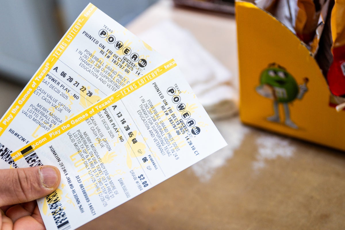 Powerball jackpot nears $1 billion in biggest prize of the year