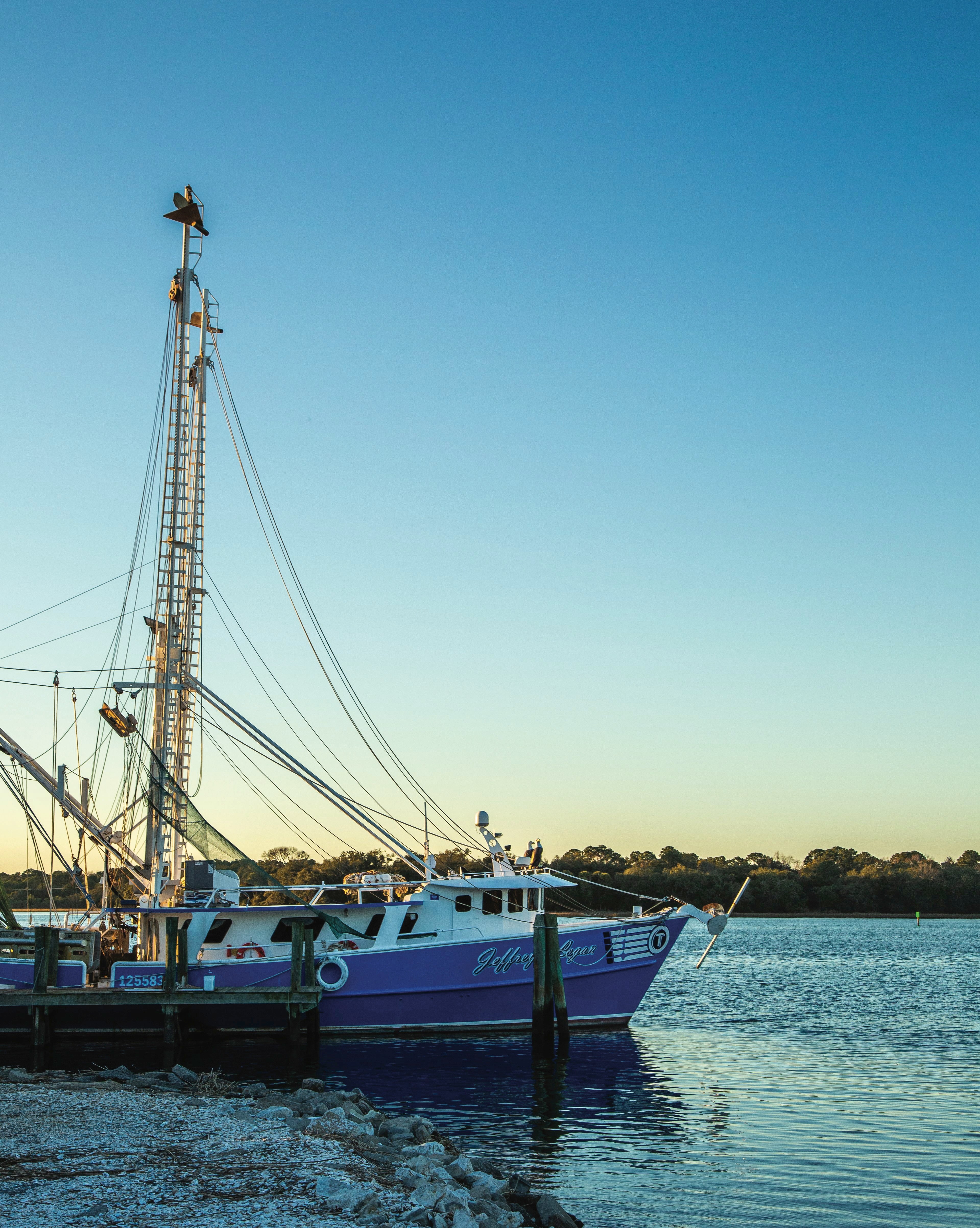 Fresh fish being brought in to Hudson’s Seafood House