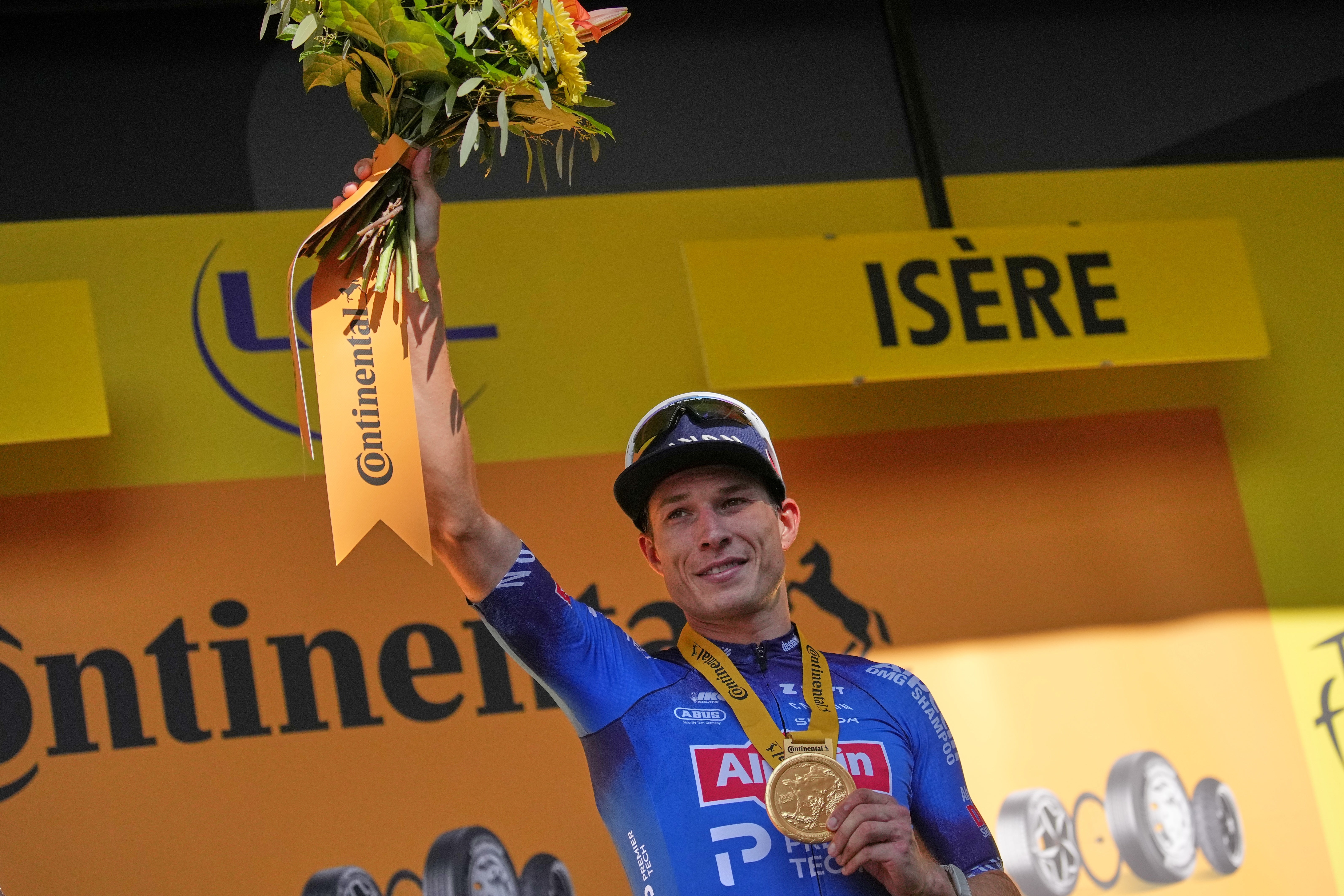 Jasper Philipsen’s win saw him move to within seven points of Mads Pedersen in the points classification