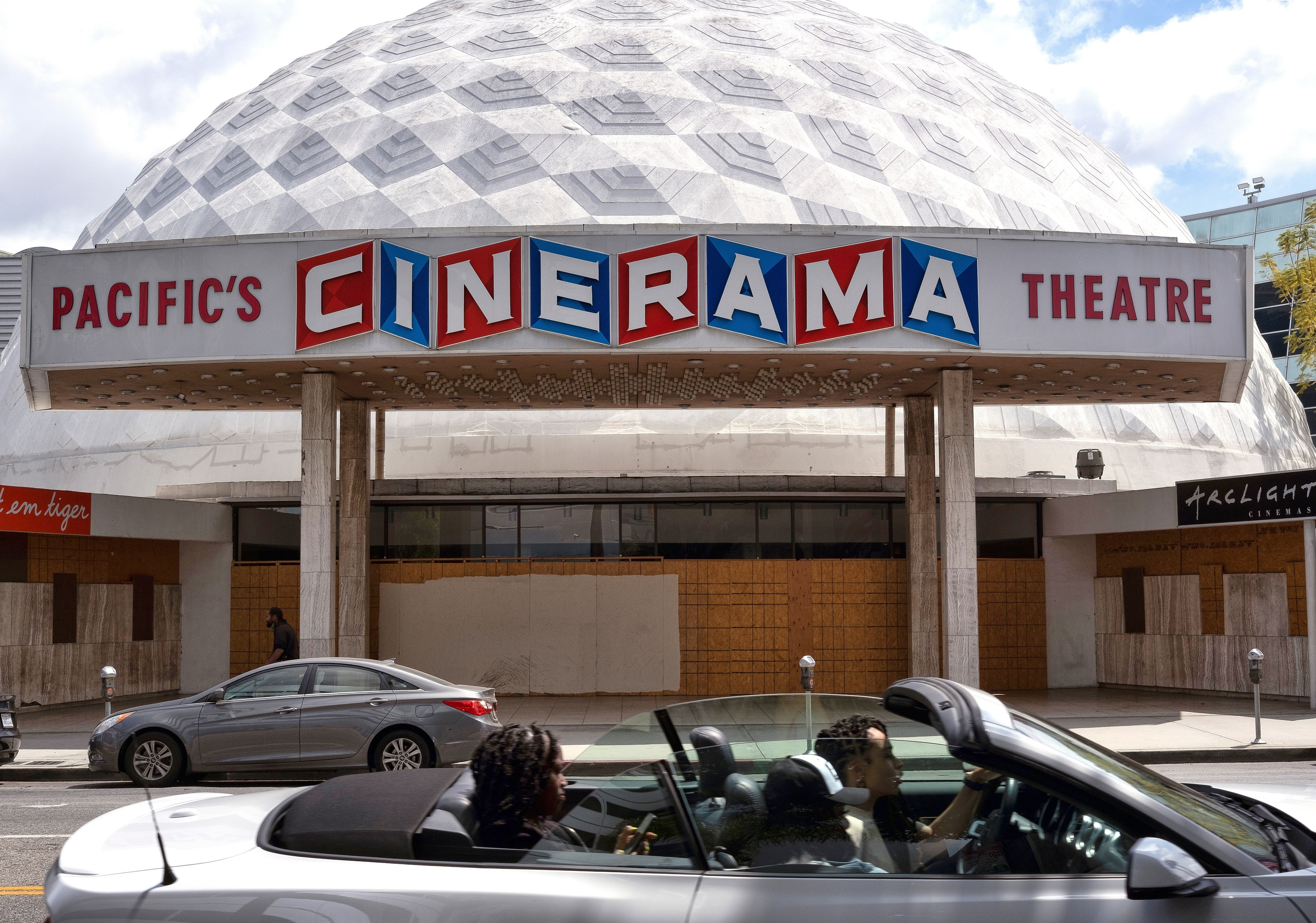CINERAMA DOME-REAPERTURA