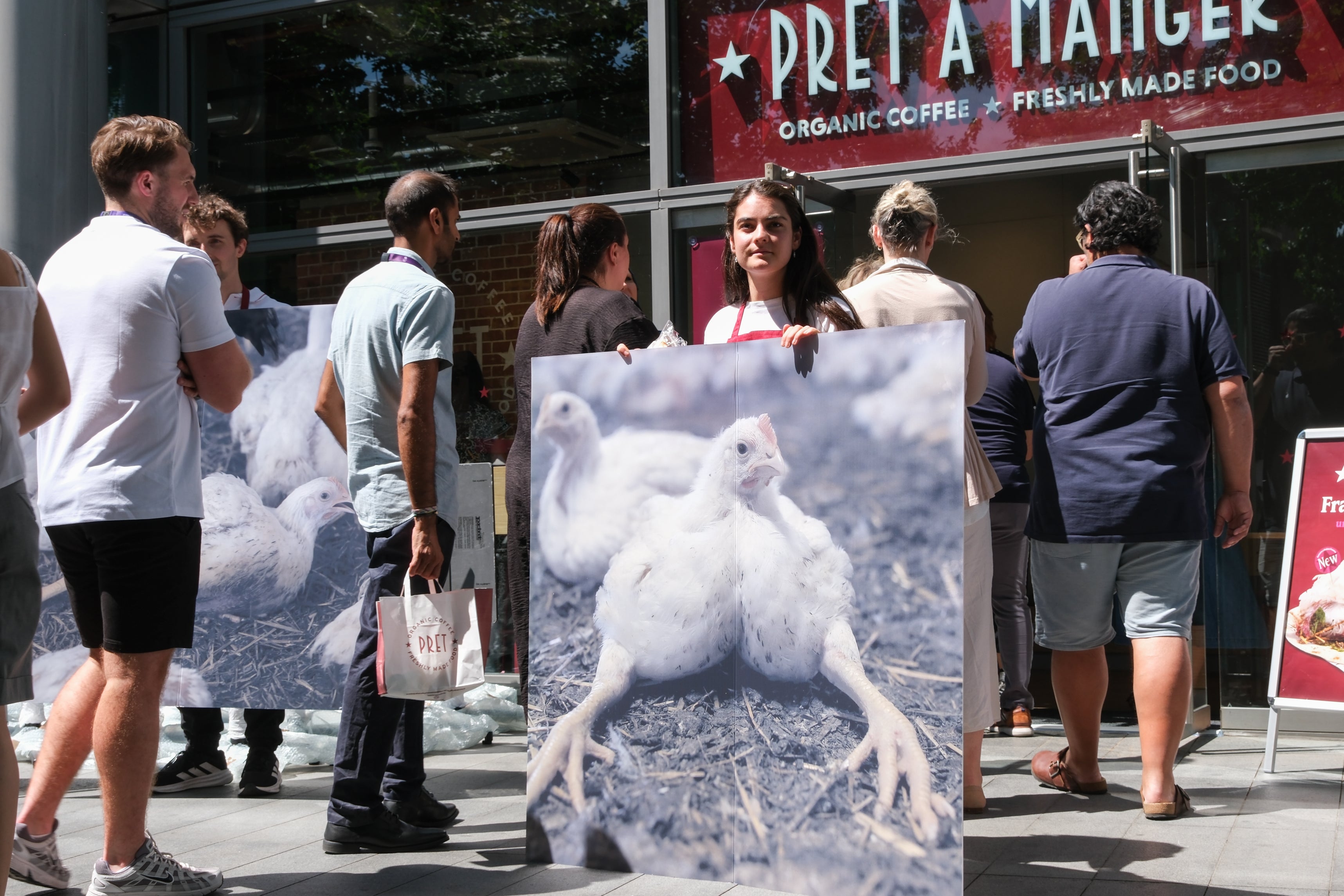 Activists are protesting outside London stores (Anima)