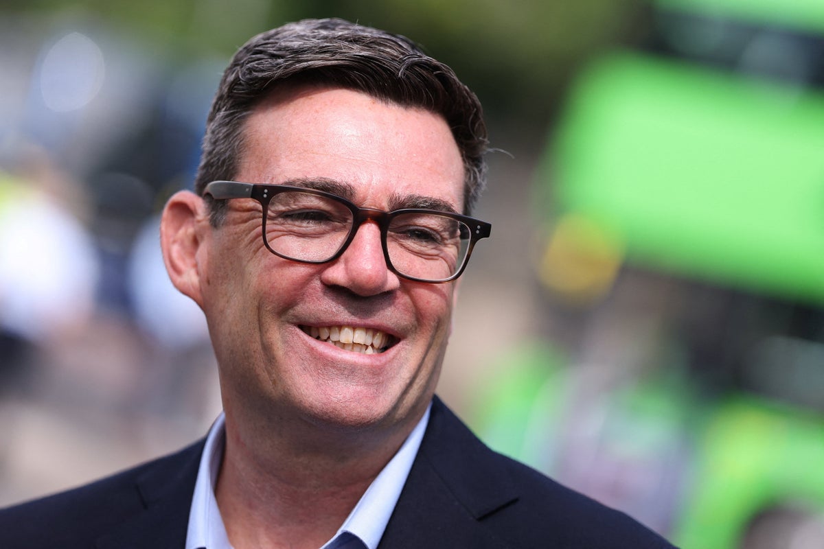 Andy Burnham reduz taxas comerciais para pubs, clubes e locais de música ao vivo em toda a Inglaterra