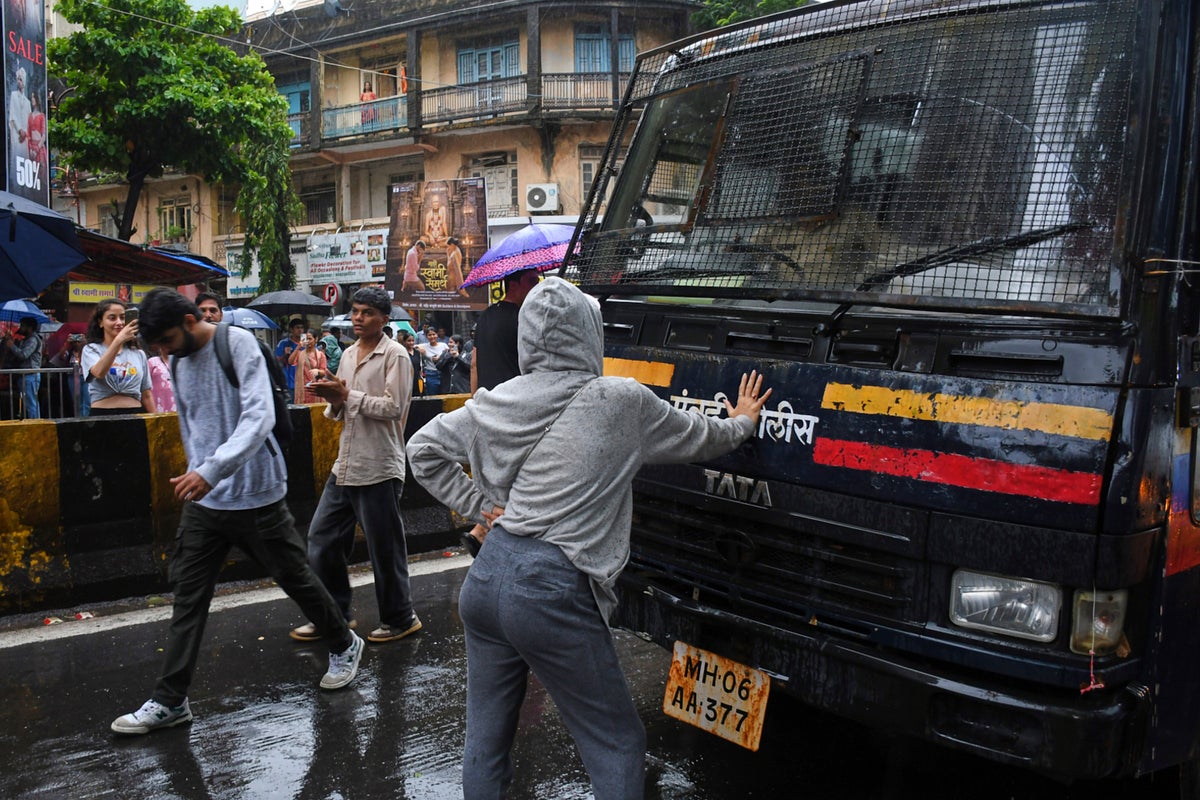 Photo highlights resolve behind India’s “Cockroach” protests