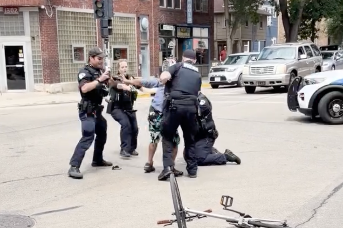 Wisconsin polisinin ateş açması toplumda öfkeyi artırıyor ve 'infazın' nasıl gerçekleştiğine dair sorular bırakıyor