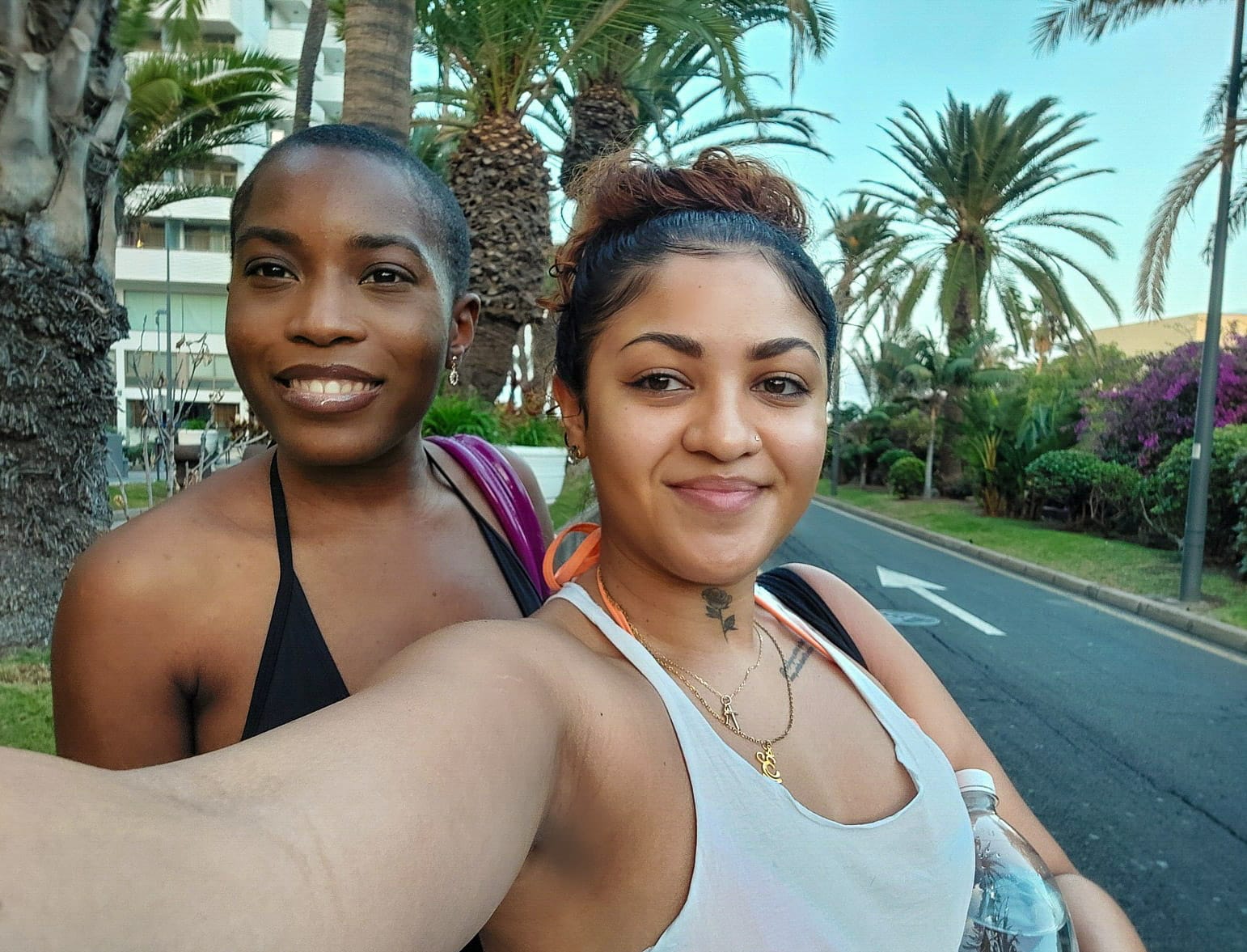 Aaliyah and Shannon bonded after meeting on Bumble Friends and took a trip to the Canary Islands