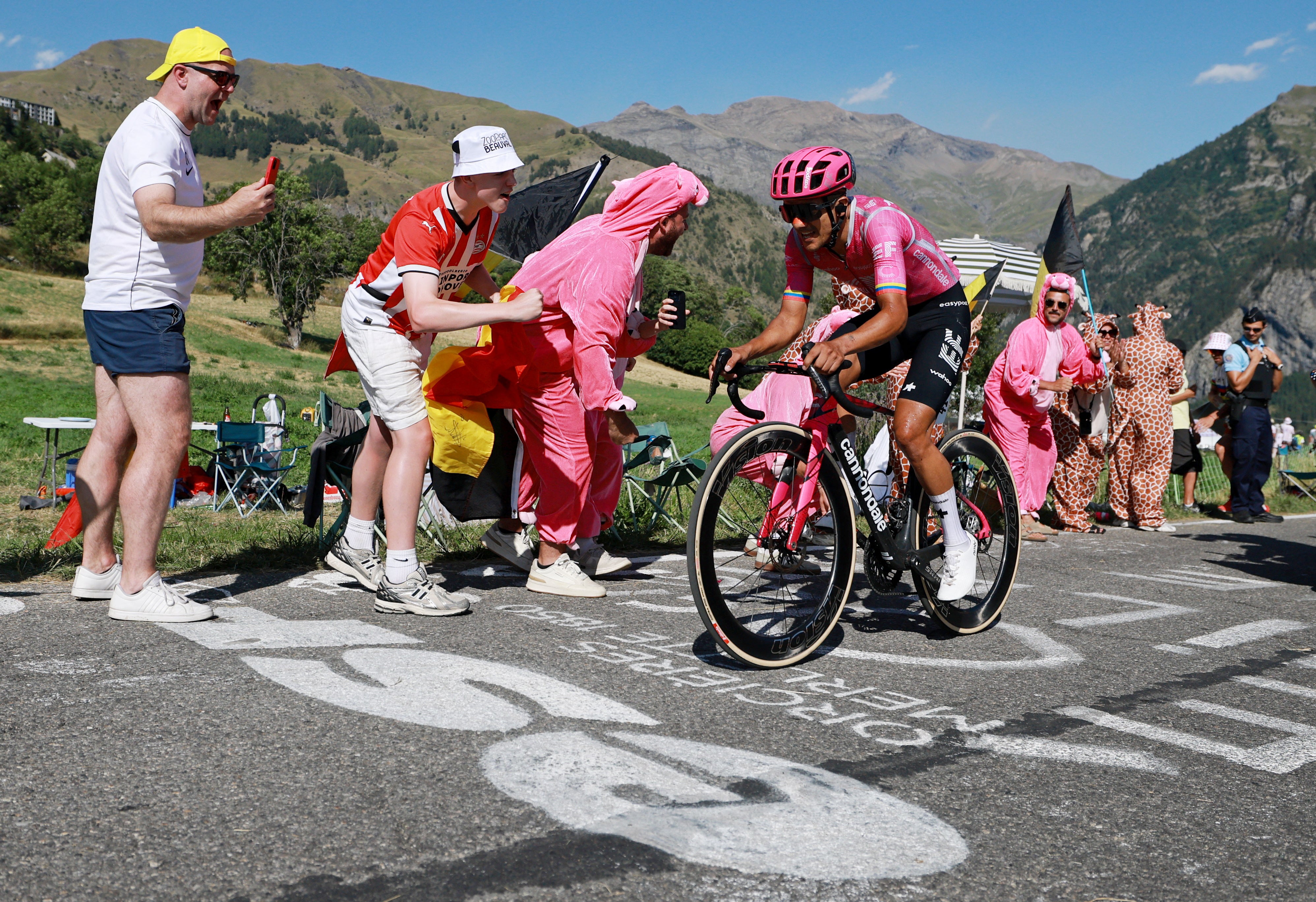 A hilly stage suited the flamboyant Ecuadorian