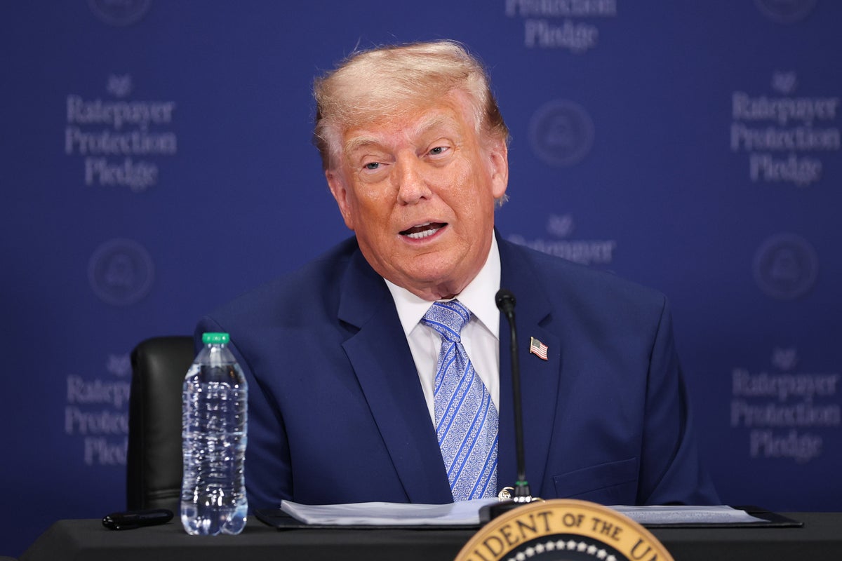 Trump tries to calm data center fears by expanding utility bill pledge – UK Times Trump tries to calm data center fears by expanding utility bill pledge – UK Times