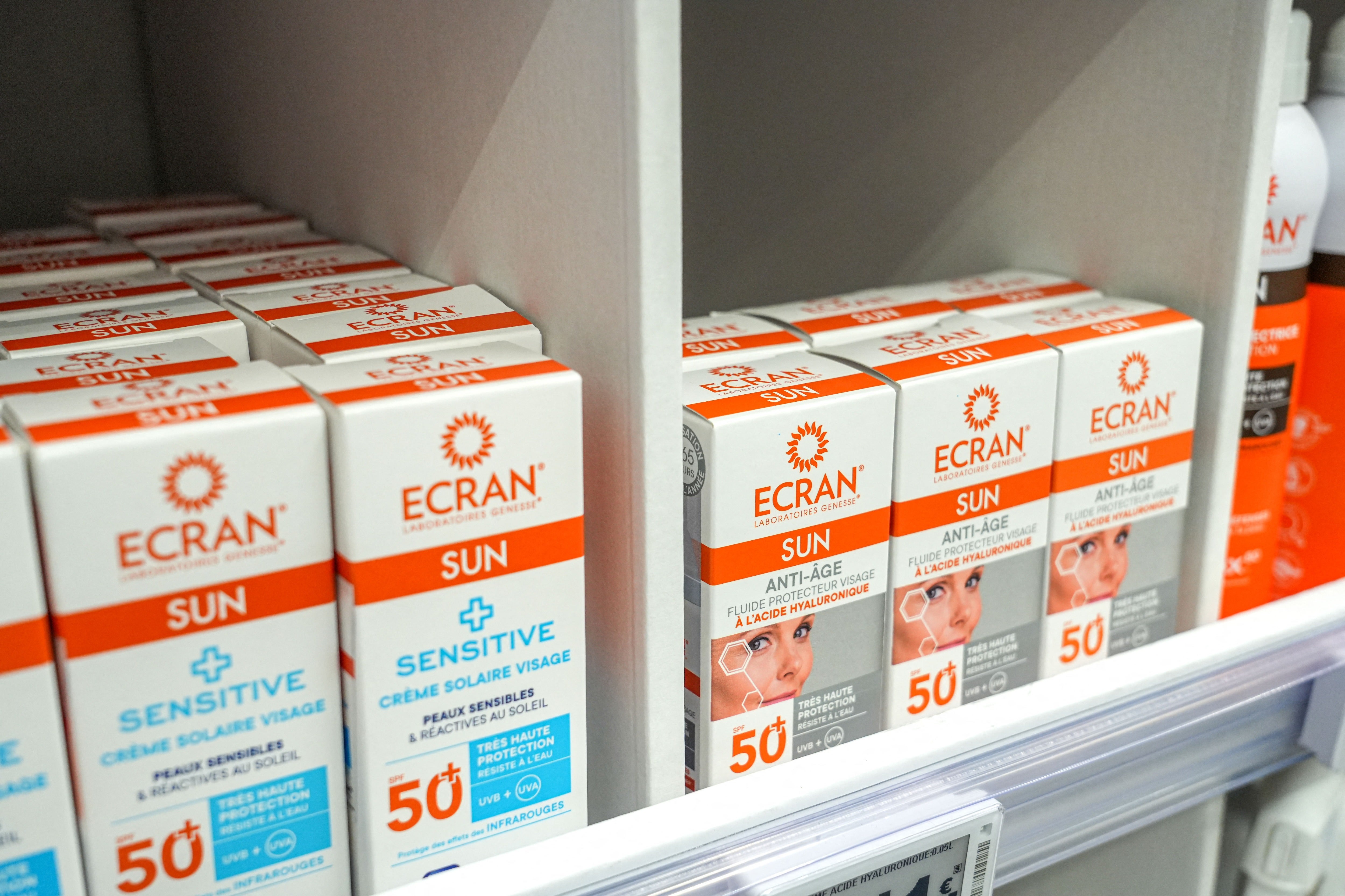 Anti-aging and facial sun protection cream for sensitive skin