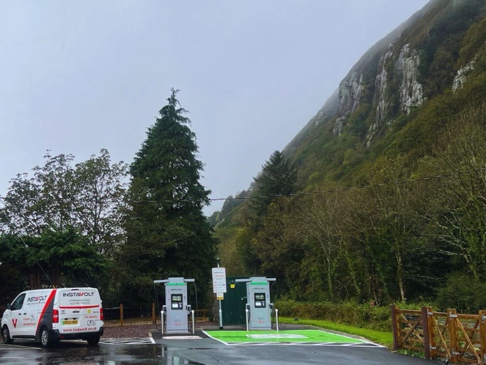EV charging at Bwch Moch Cafe, Tremadog, near Porthmadog (Instavolt)