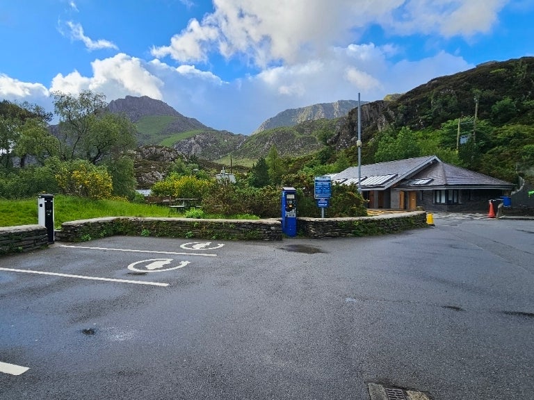 EV charging at Llanberis, Eryri (Octopus Electroverse)