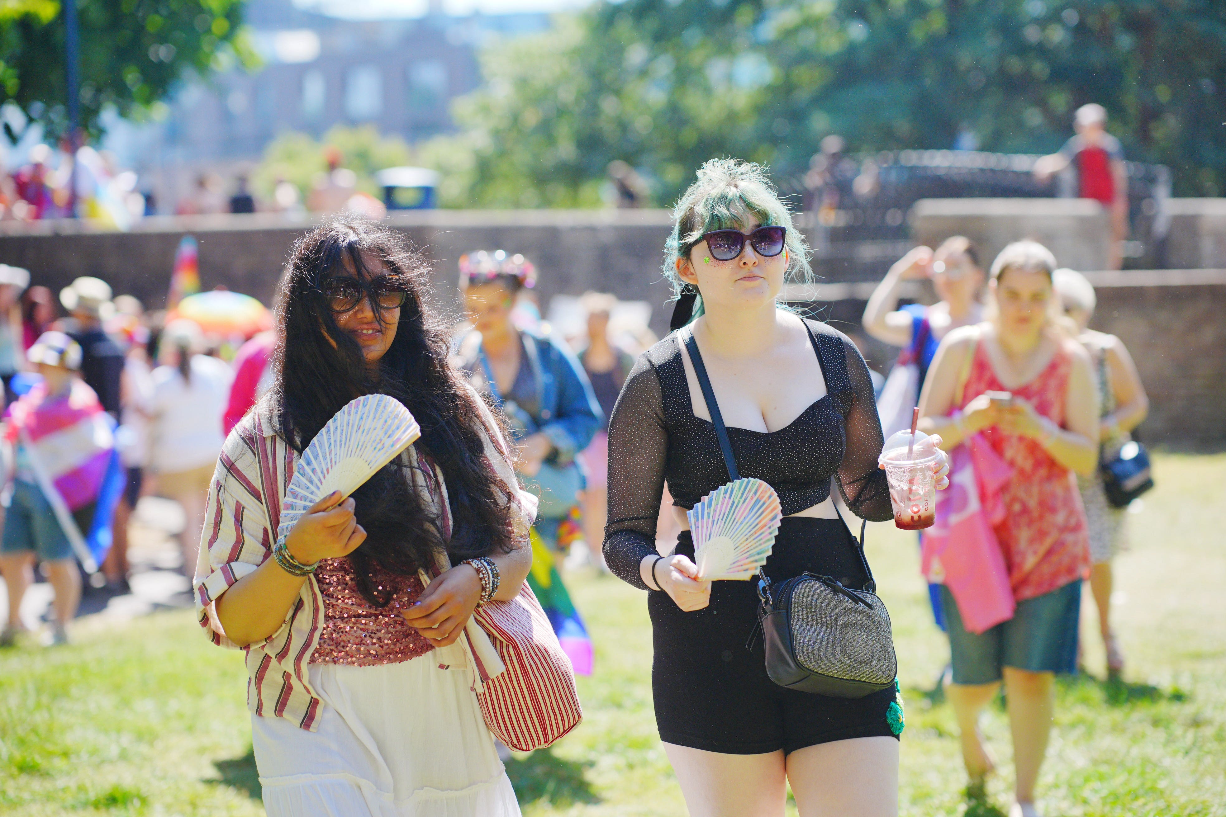 independent.co.uk - Anna Wise - Heatwave and online shopping rebound delivers boost to June retail spending