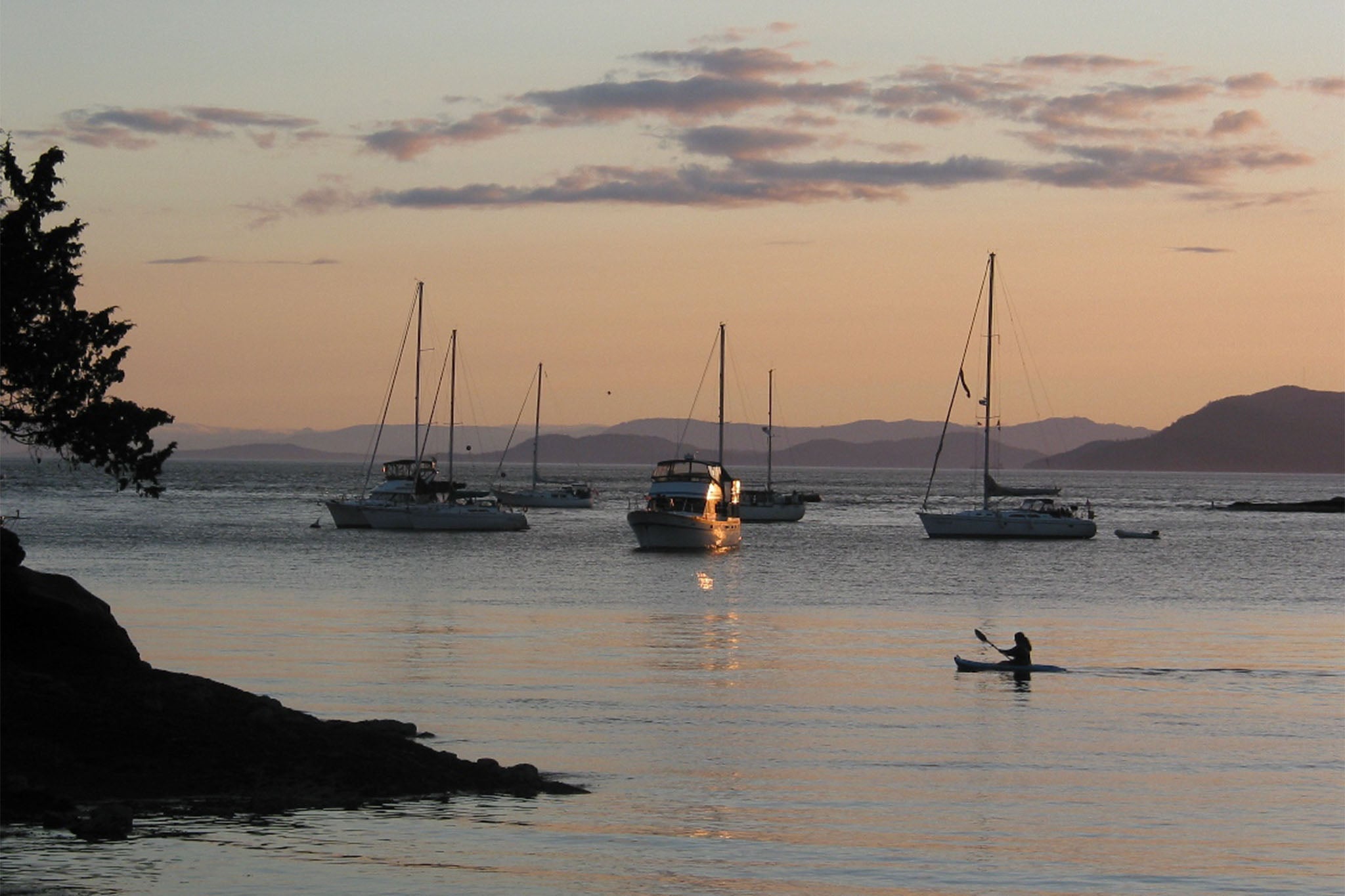 The passengers and pilot were rushed from Shallow Bay to nearby hospitals (file photo)