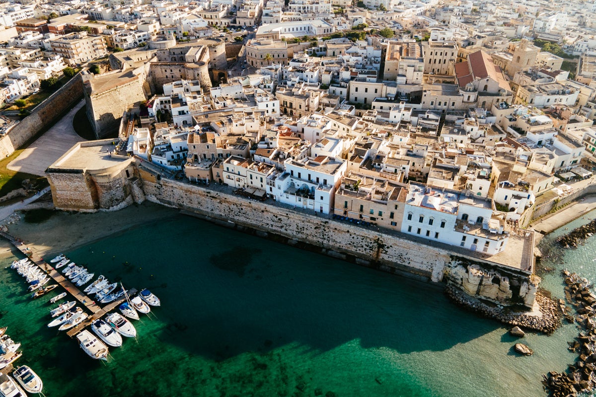 Travel Expert's Shoulder Season Picks for Budget Wanderers