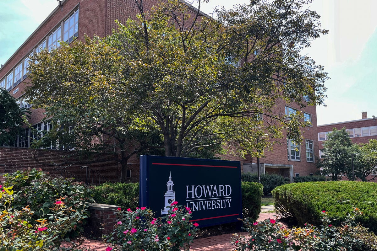 University reinstates freshmen after mass unenrollment days before move-in
