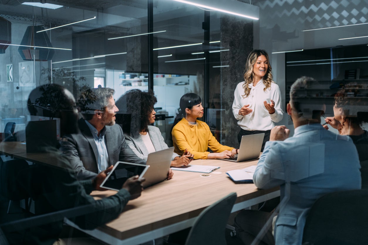 How colleagues respond to colourful language varies