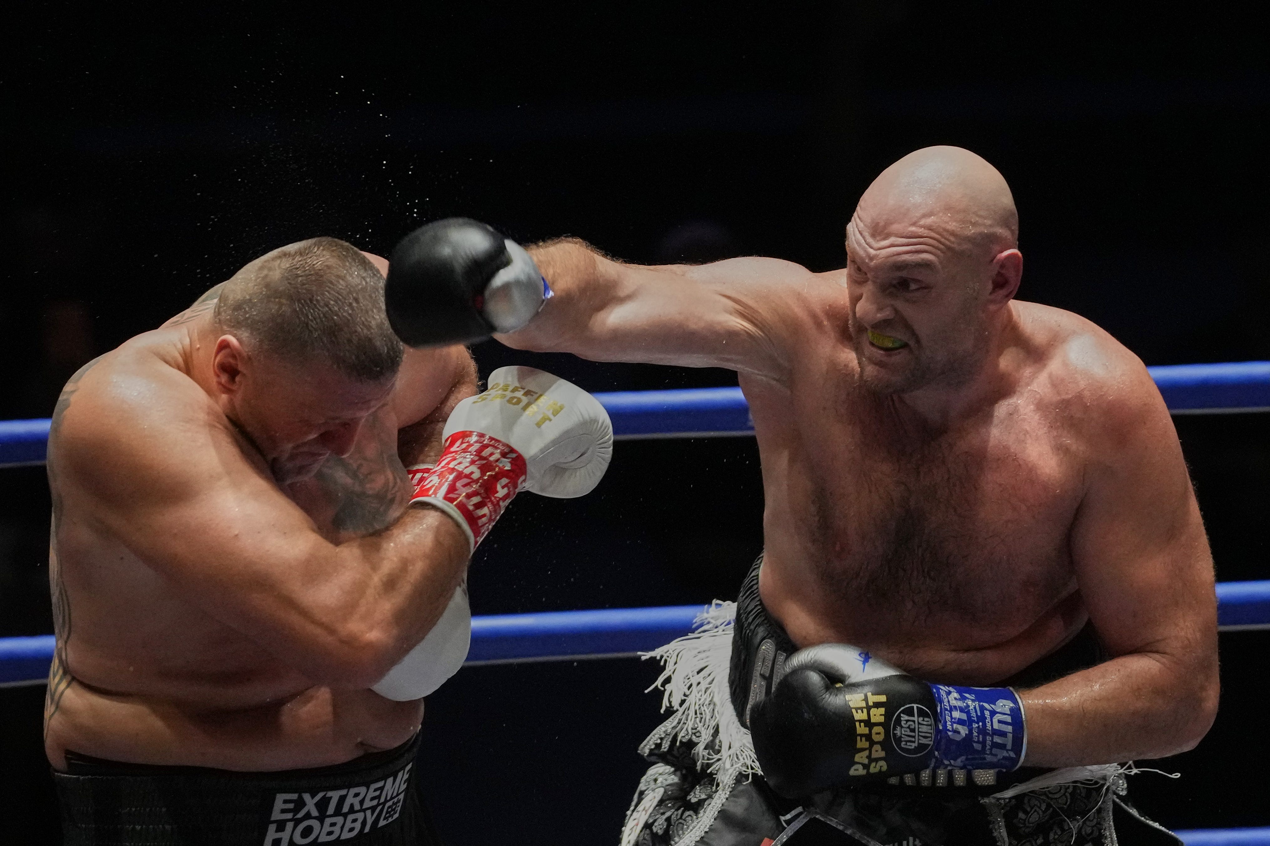 Tyson Fury beat Mariusz Wach in Thailand