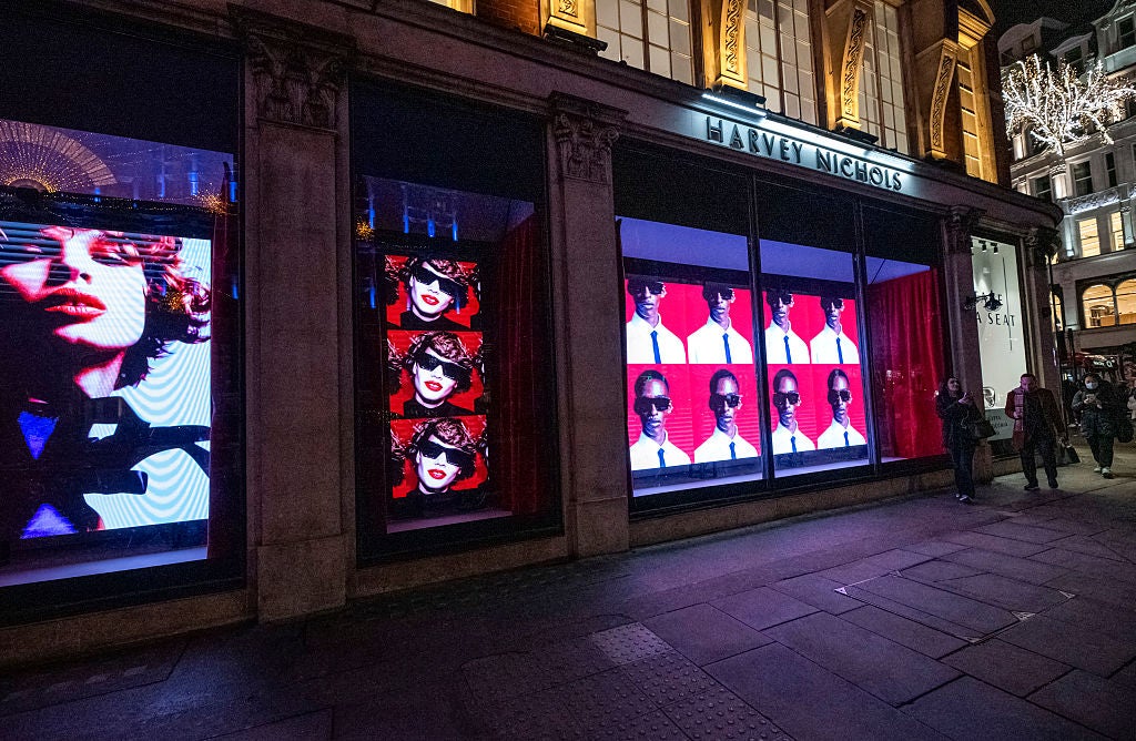 Founded in 1831 by Benjamin Harvey, it was originally a linen shop positioned on the corner of Knightsbridge and Sloane Street in the heart of London