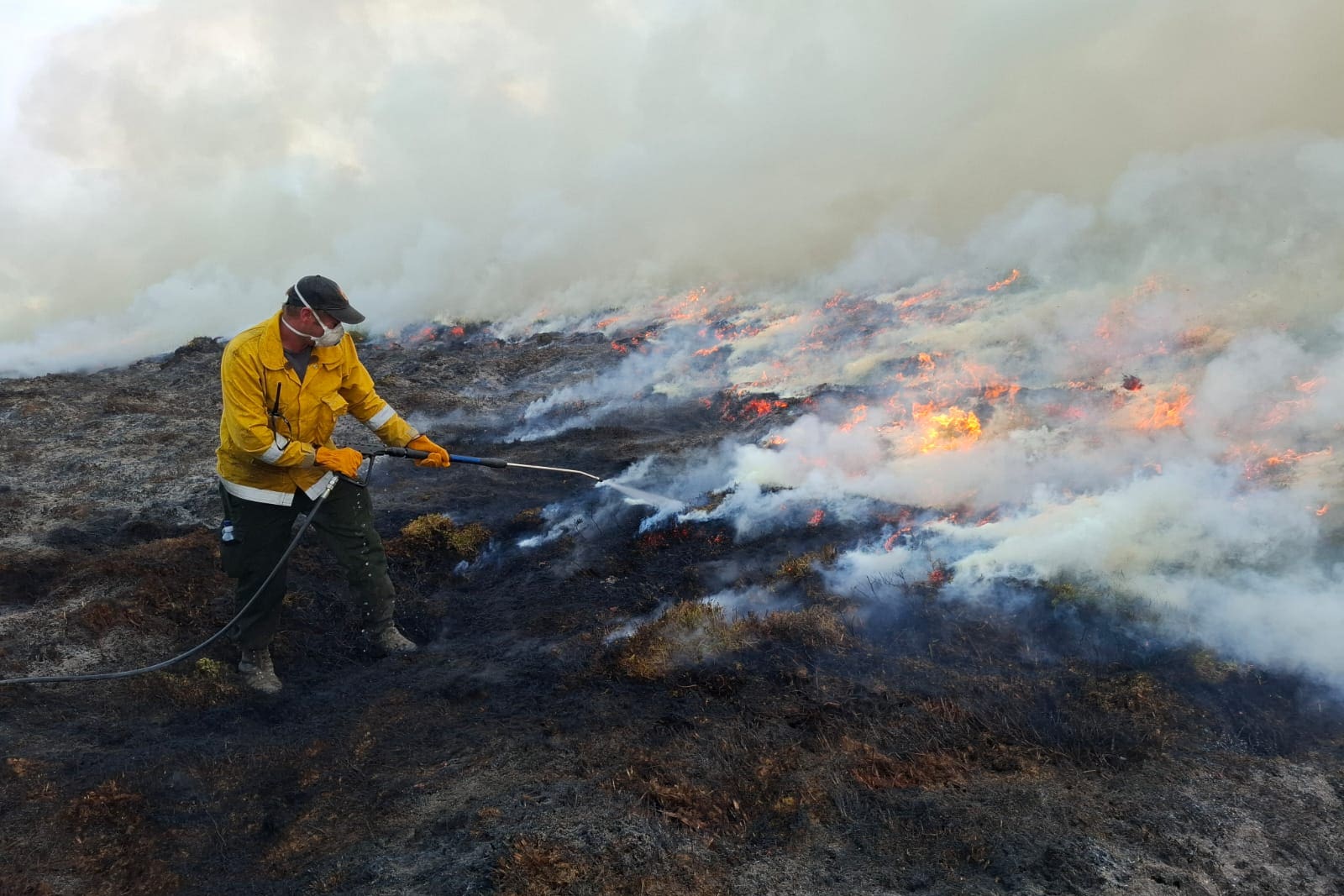 Bushfire in Cairngorms rages for more than a week
