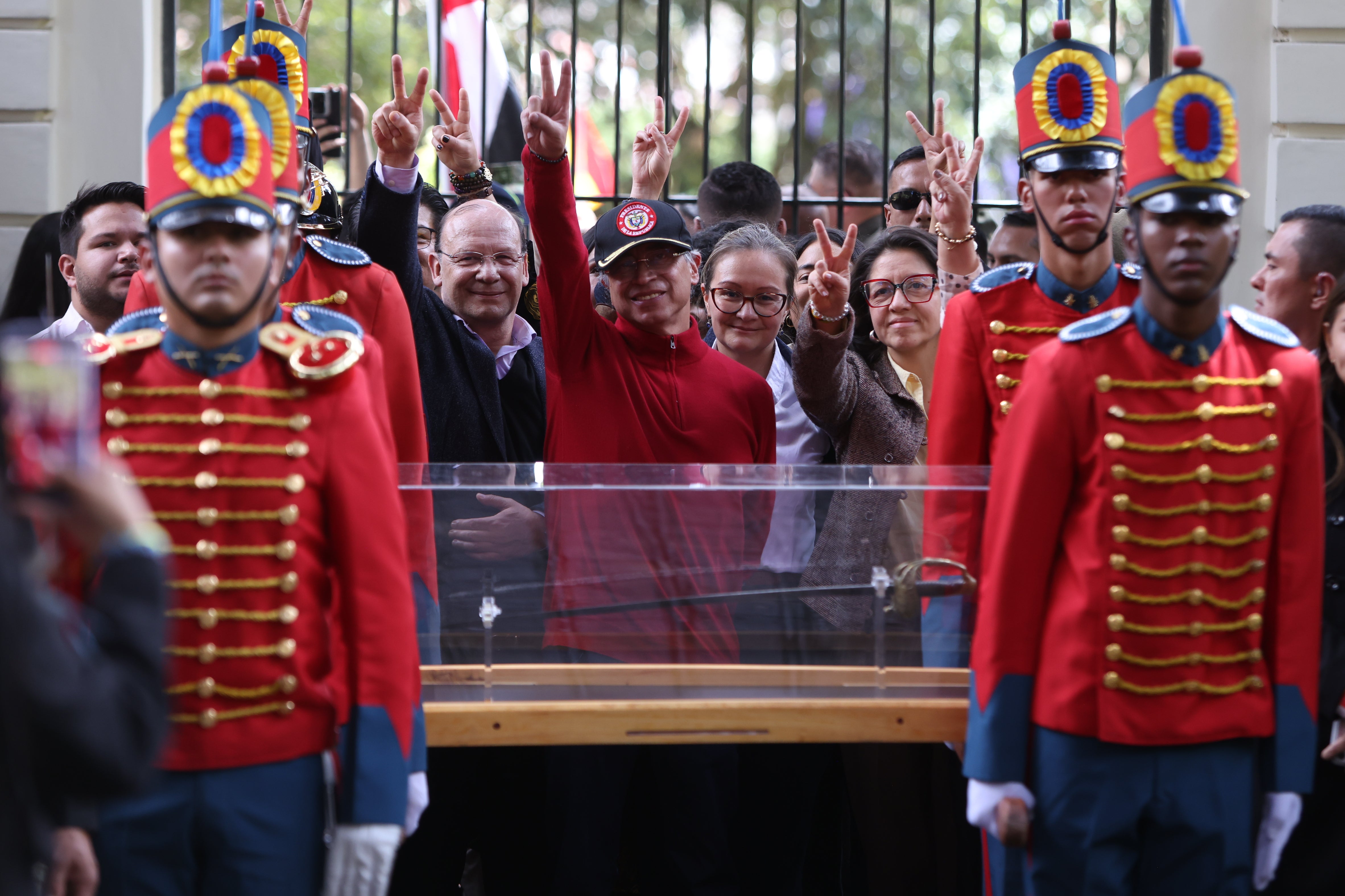 COLOMBIA-PETRO-ESPADA DE BOLÍVAR