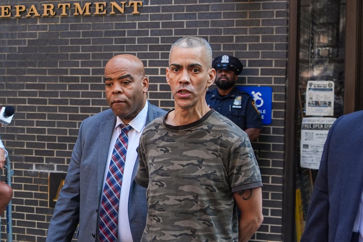 NYC stabbings suspect arrested on hate crime charge in 1 attack, but not a 2nd – UK Times