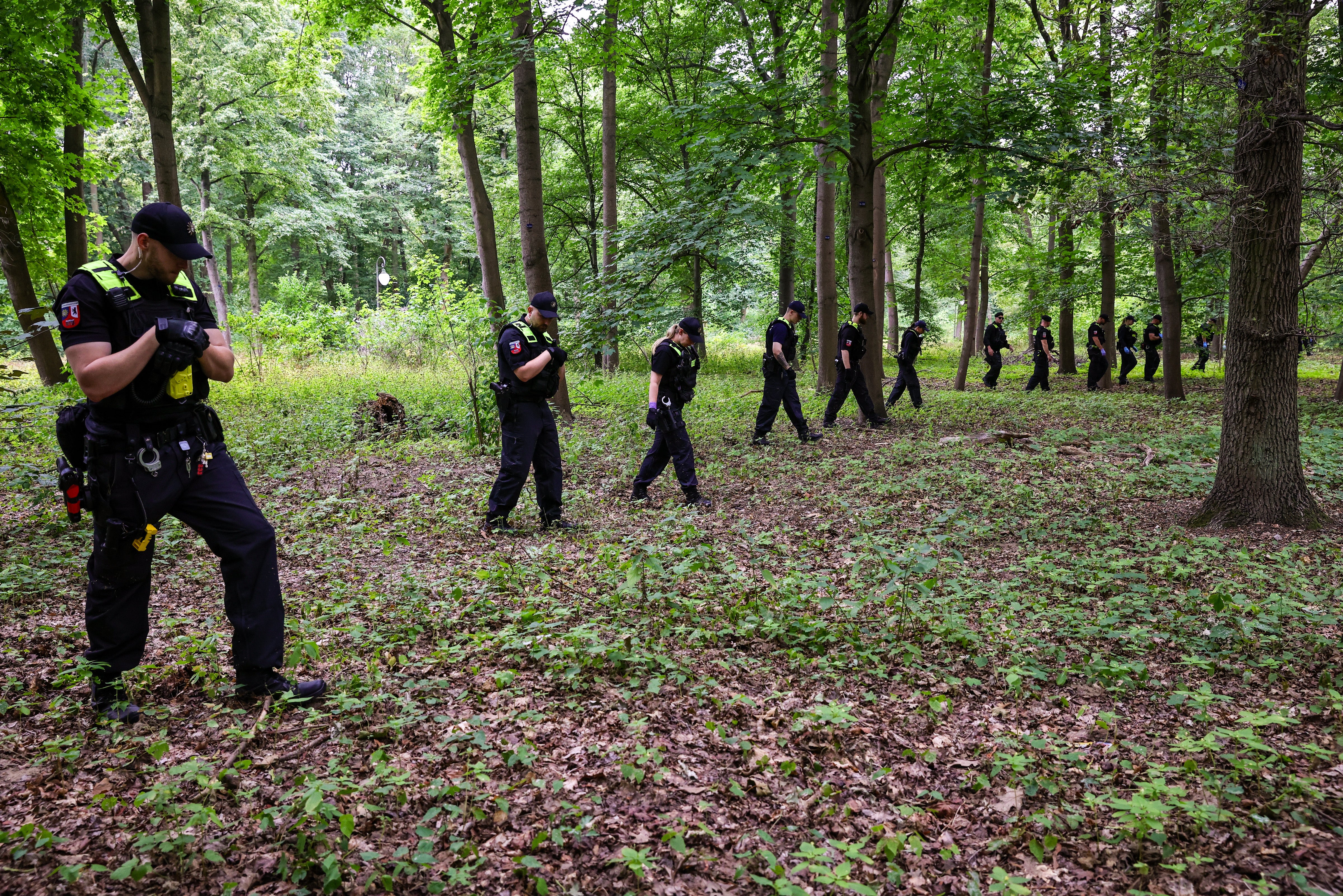 Police comb Tiergarten park for evidence (Getty)