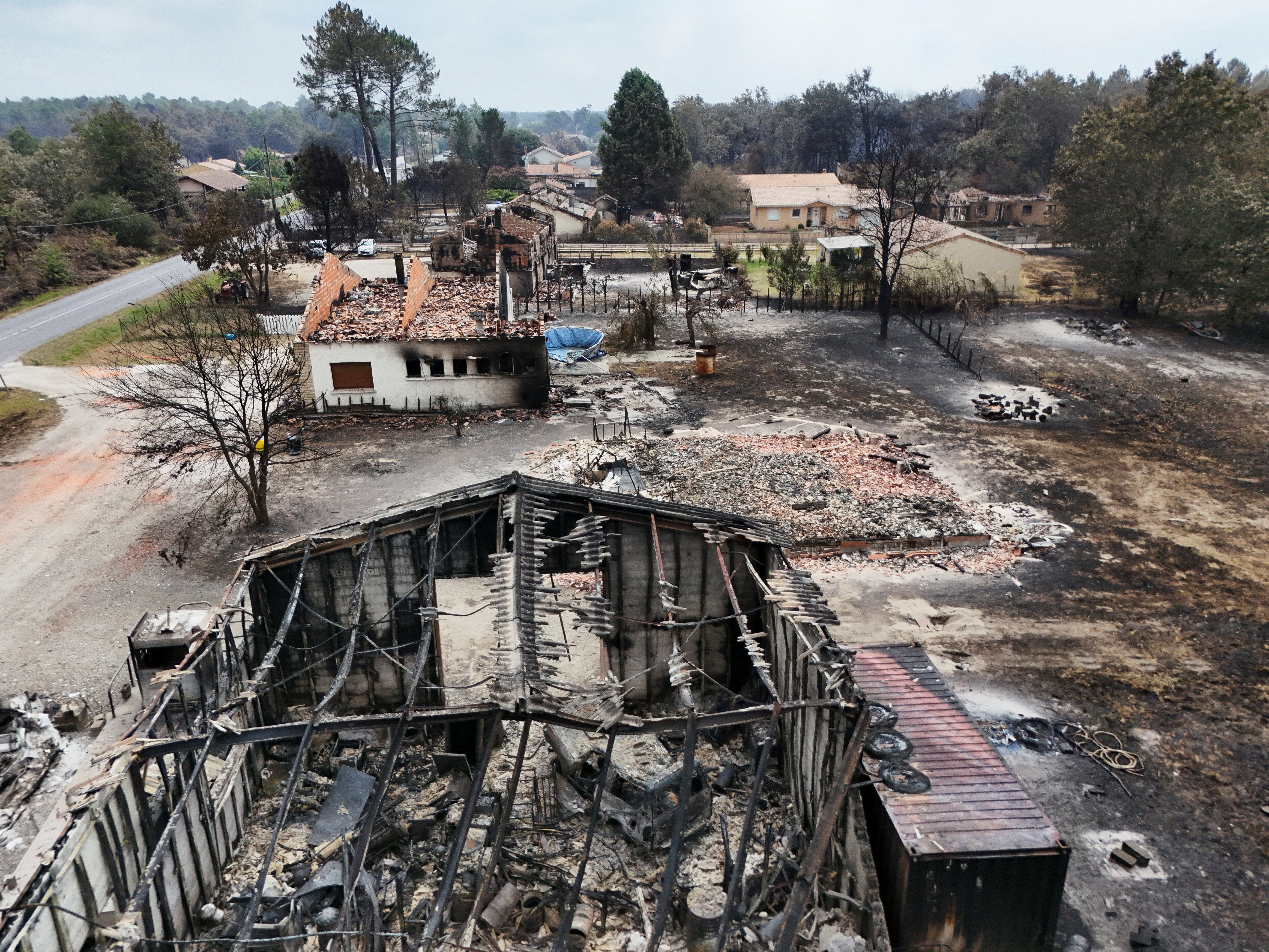 Tourists warned ‘do not come’ to Gironde prefect as wildfires rage