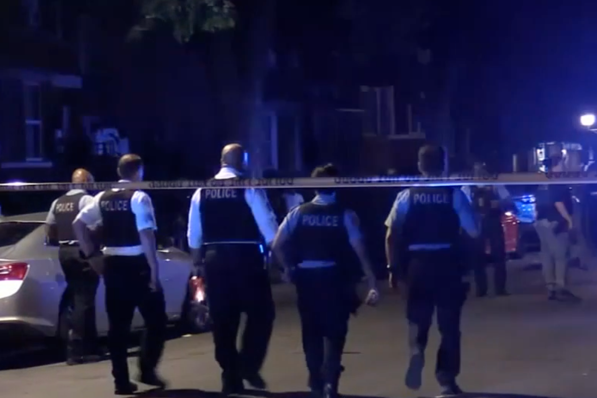 Manhunt for gunman after six injured in Chicago shooting that left two fighting for life – UK Times Manhunt for gunman after six injured in Chicago shooting that left two fighting for life – UK Times