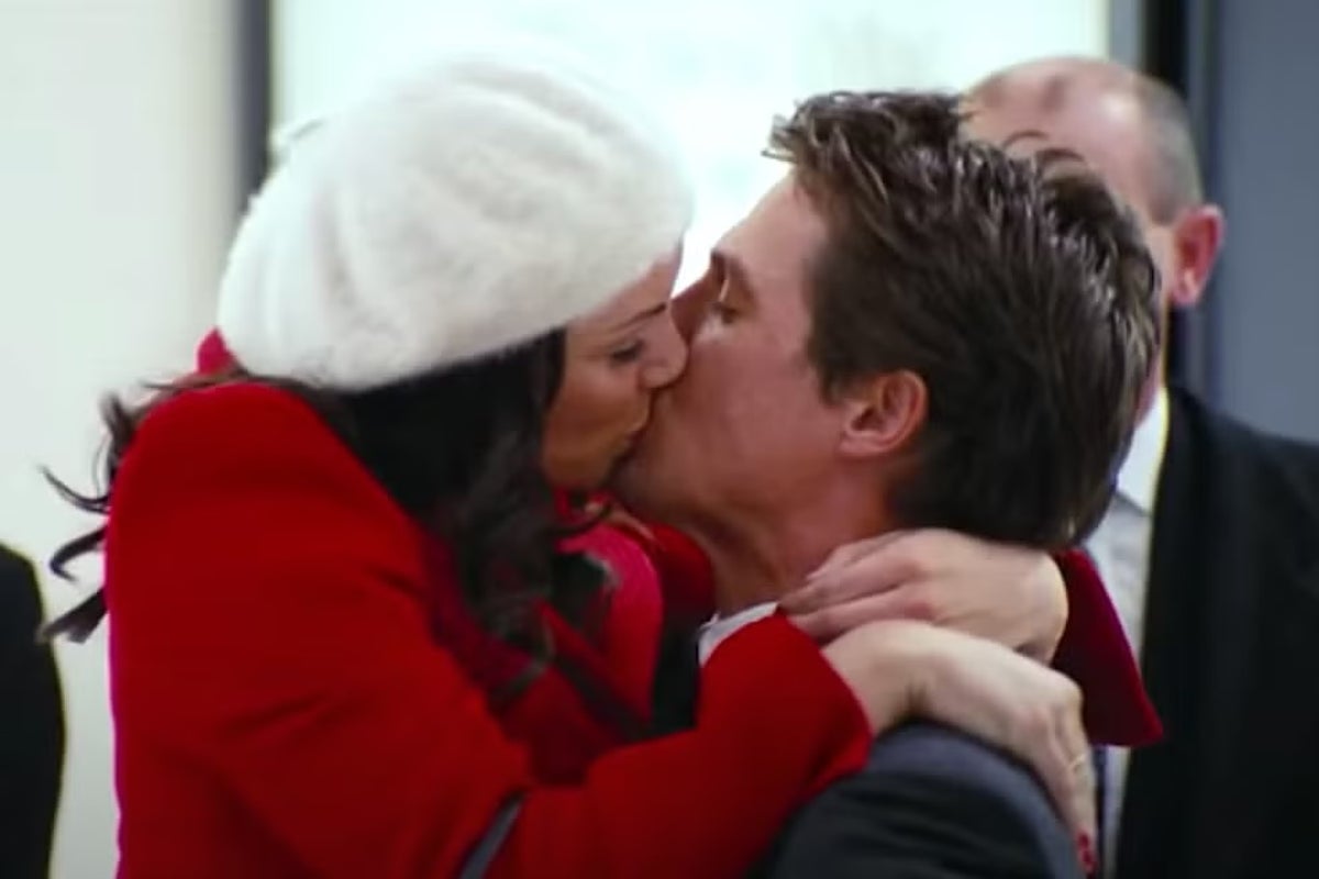 £10 for 10 minutes: Are airport drop-off fees robbing us of our romantic ...