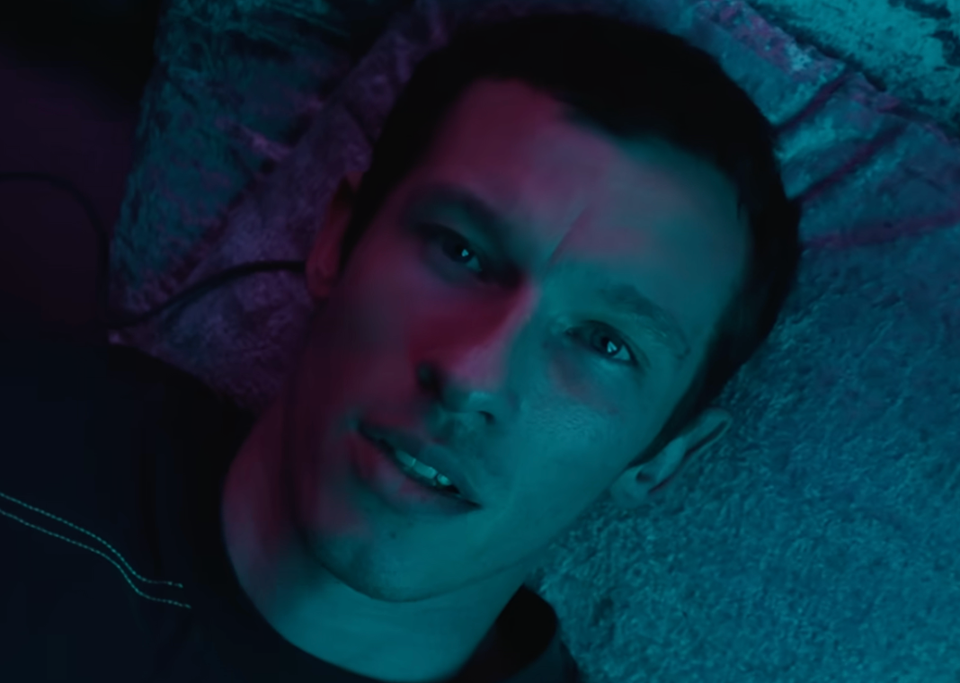 Callum Turner leads new cult series 'Neuromancer'