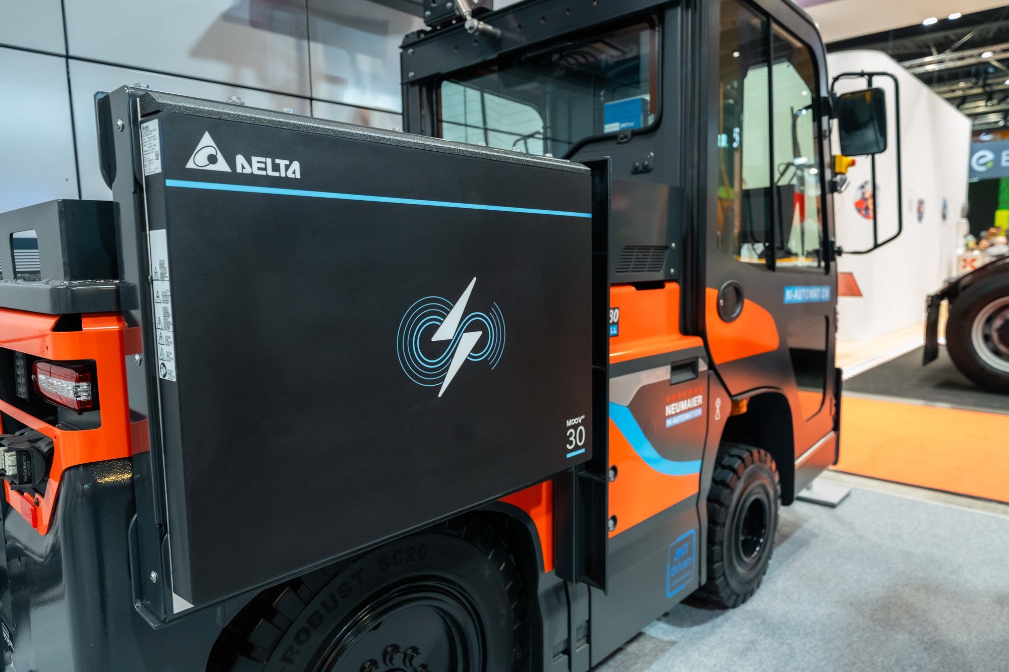 Neumaier Industry autonomous vehicle featuring Delta's MOOVair 30 kW wireless charging system