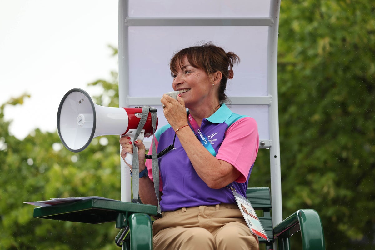 Lorraine Kelly makes special appearance as Commonwealth Games volunteer in Glasgow Lorraine Kelly makes special appearance as Commonwealth Games volunteer in Glasgow