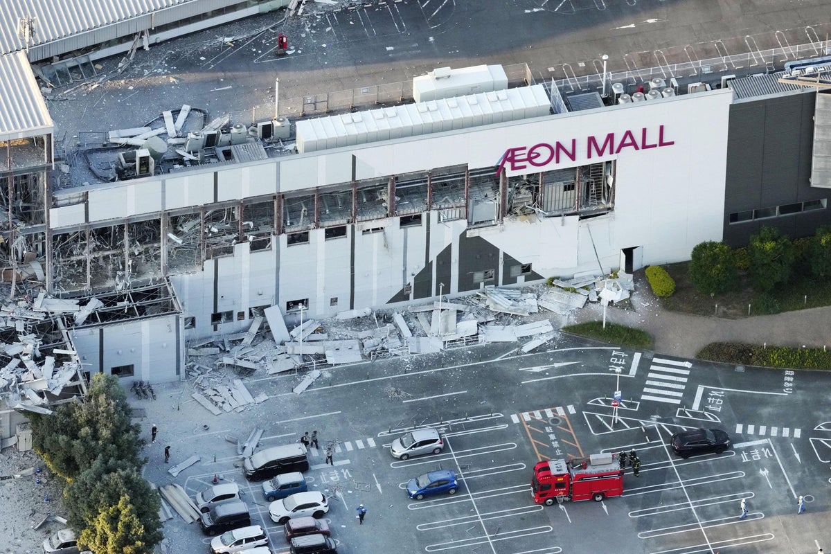 Japan earthquake: People trapped after explosion at shopping centre in Kumamoto