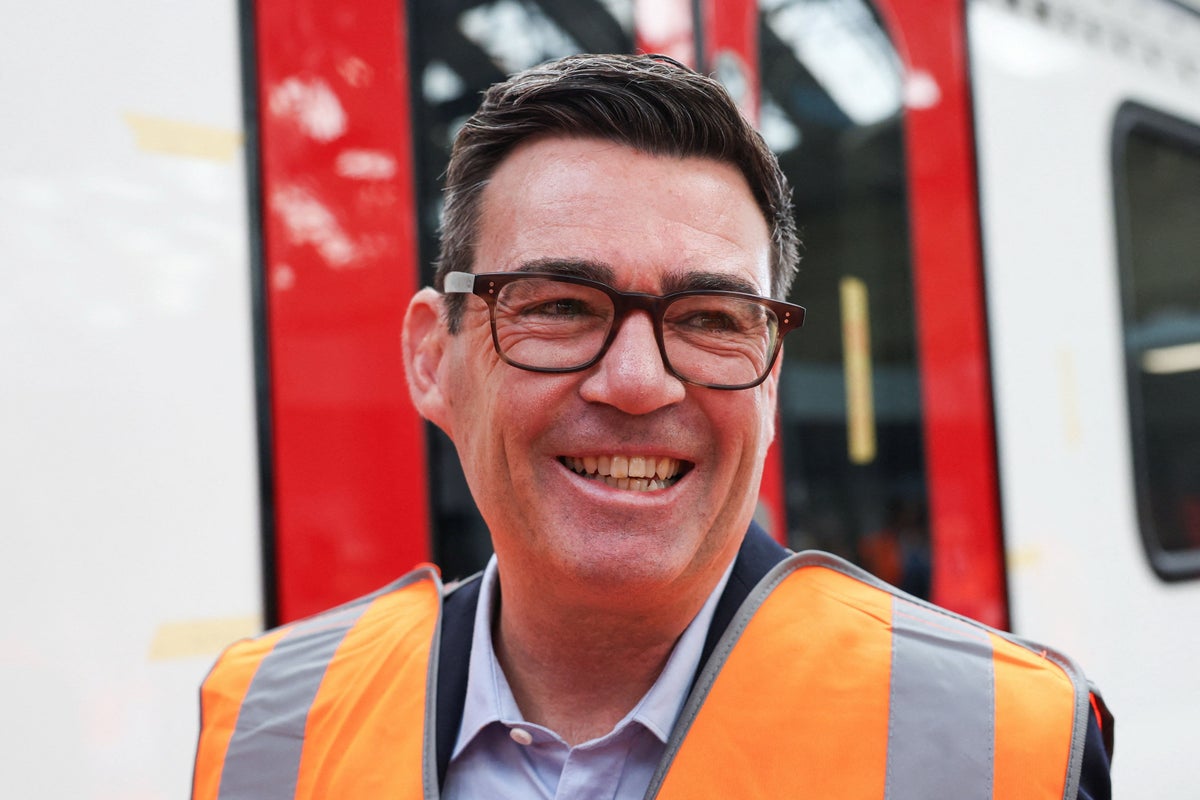 &lsquo;Burnham bounce&rsquo; takes Labour top of polls as party set for landslide victory in Manchester