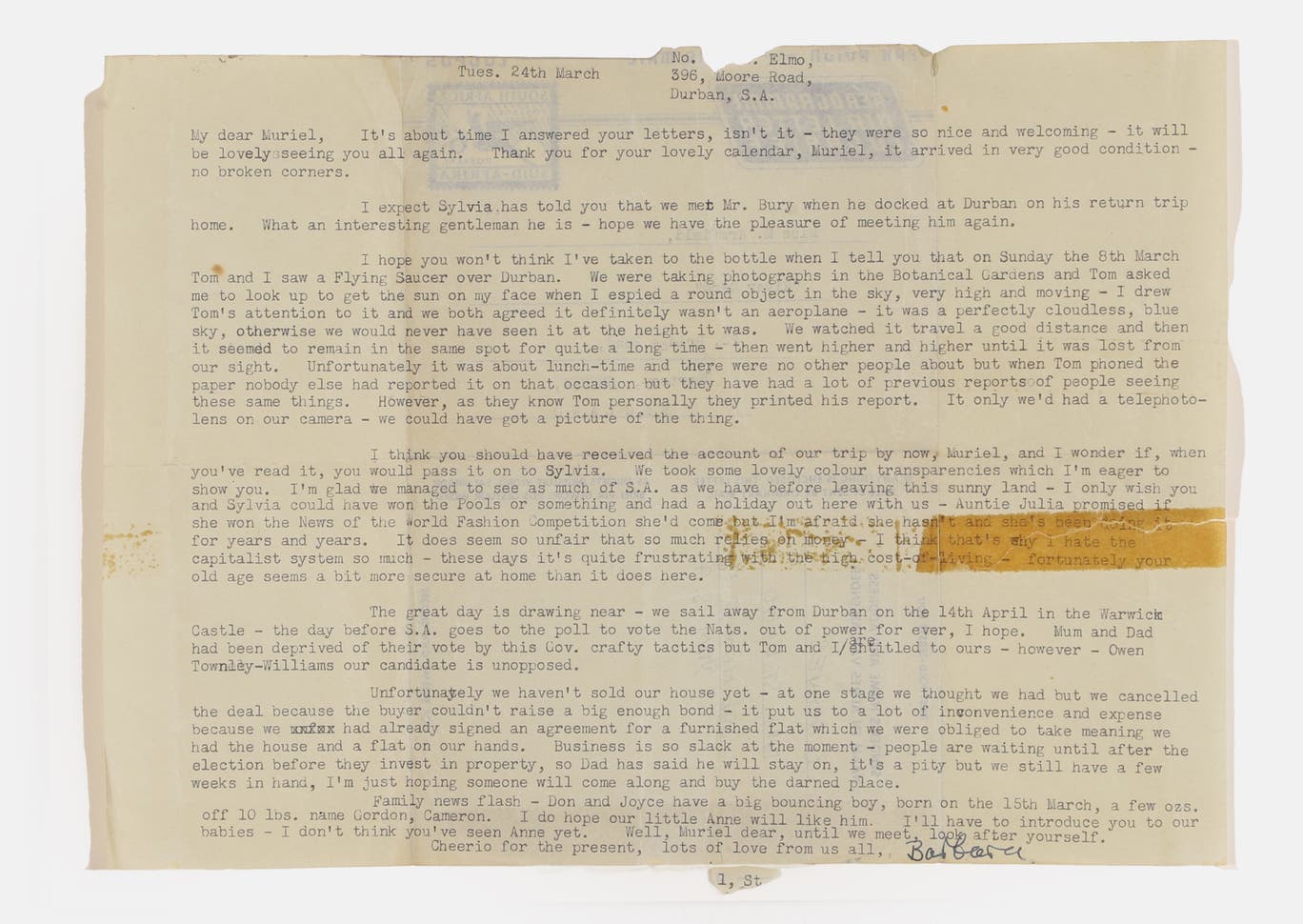 O relato datilografado foi produzido por uma mulher chamada Barbara Graves, que escreveu de sua casa em Durban, na África do Sul, para sua amiga Muriel Armfield, em Chertsey, Surrey. (Sworders/BNPS)
