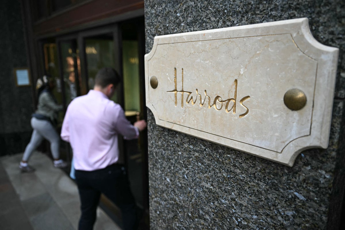 Harrods chef gets £4k payout after being sacked for leaving lobster and scallops out