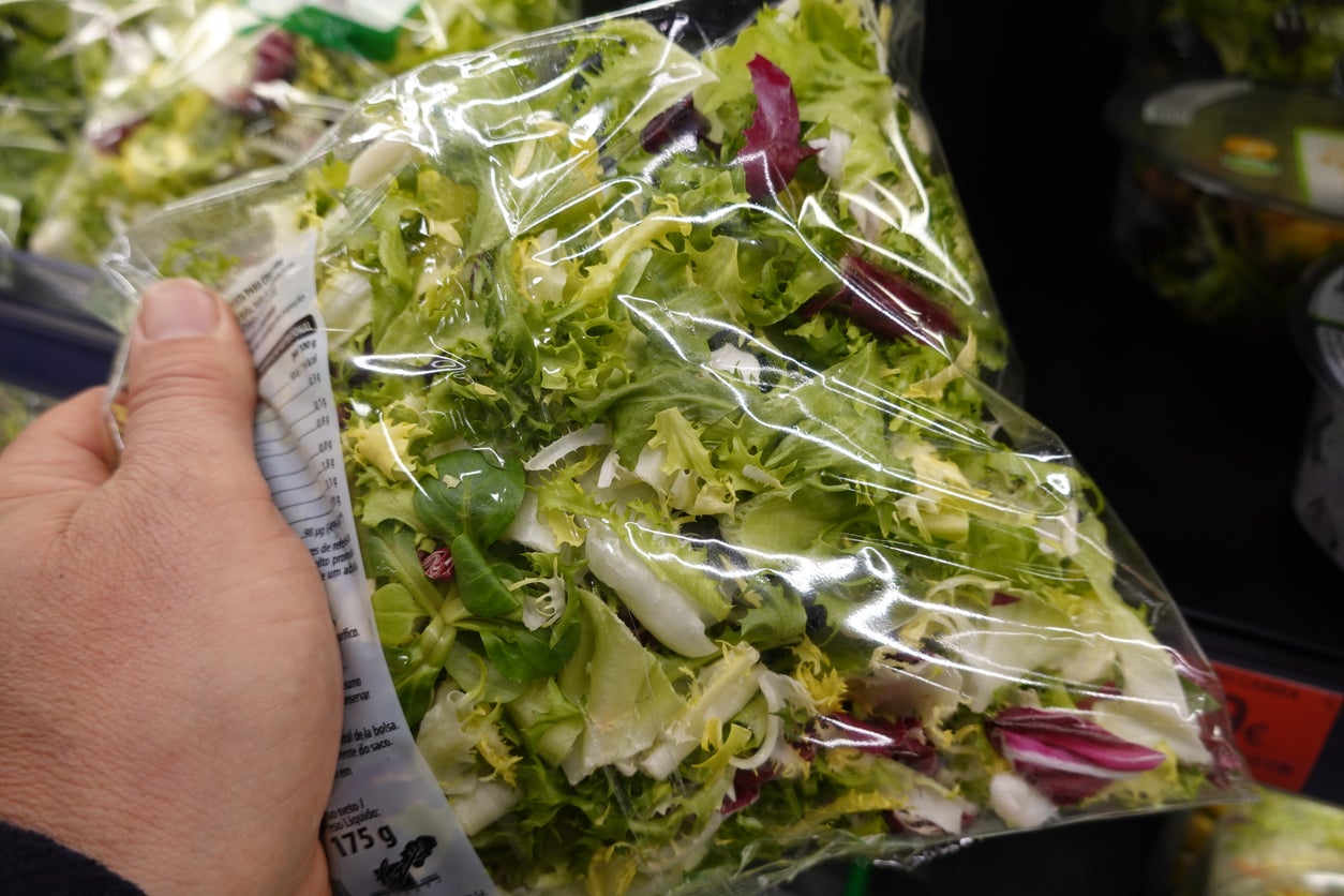 A poll released on July 26 reports that 40% of U.S. adults have cut down on buying and eating fresh produce