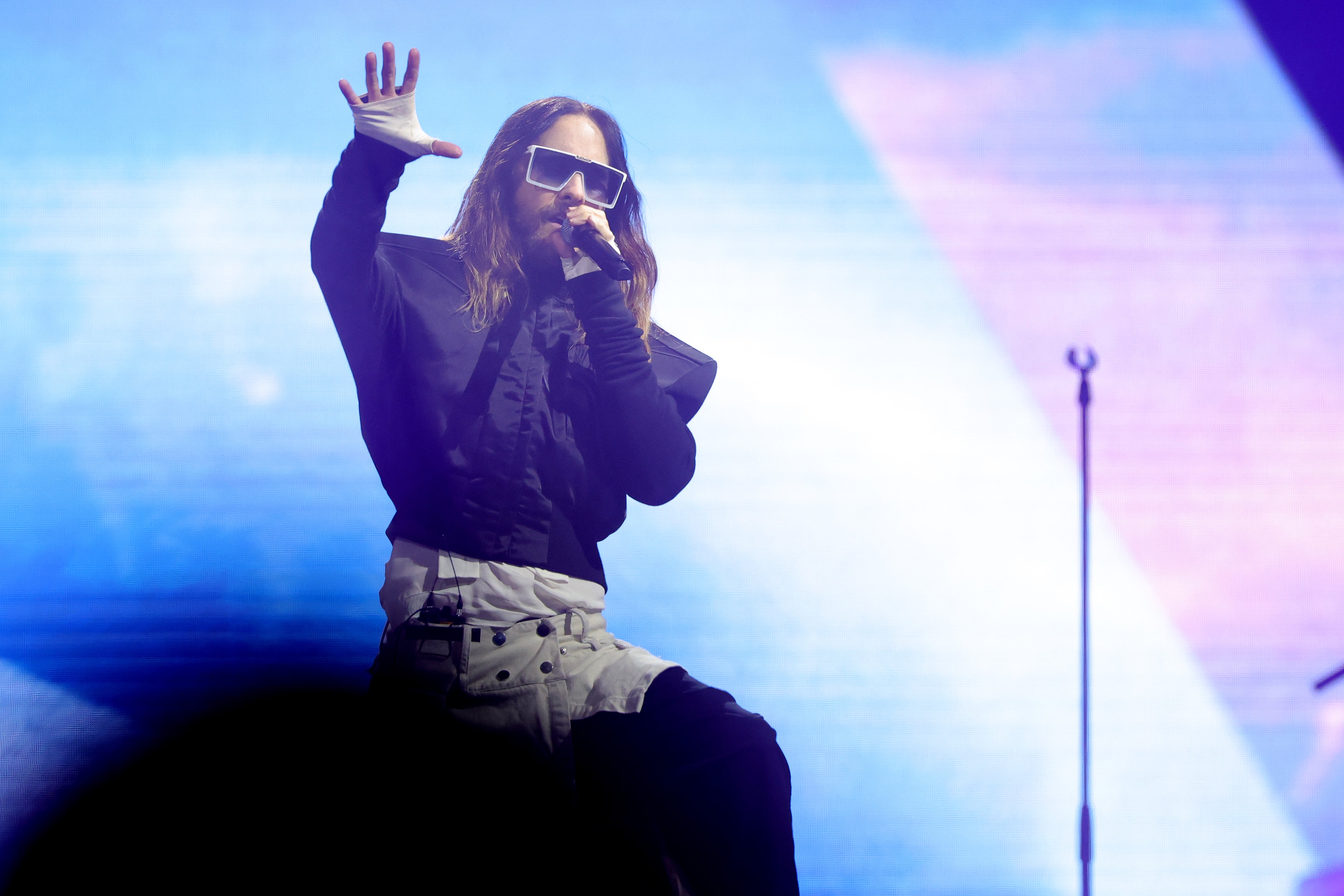 Leto steht 2024 mit seiner Band 30 Seconds to Mars in Saudi-Arabien auf der Bühne