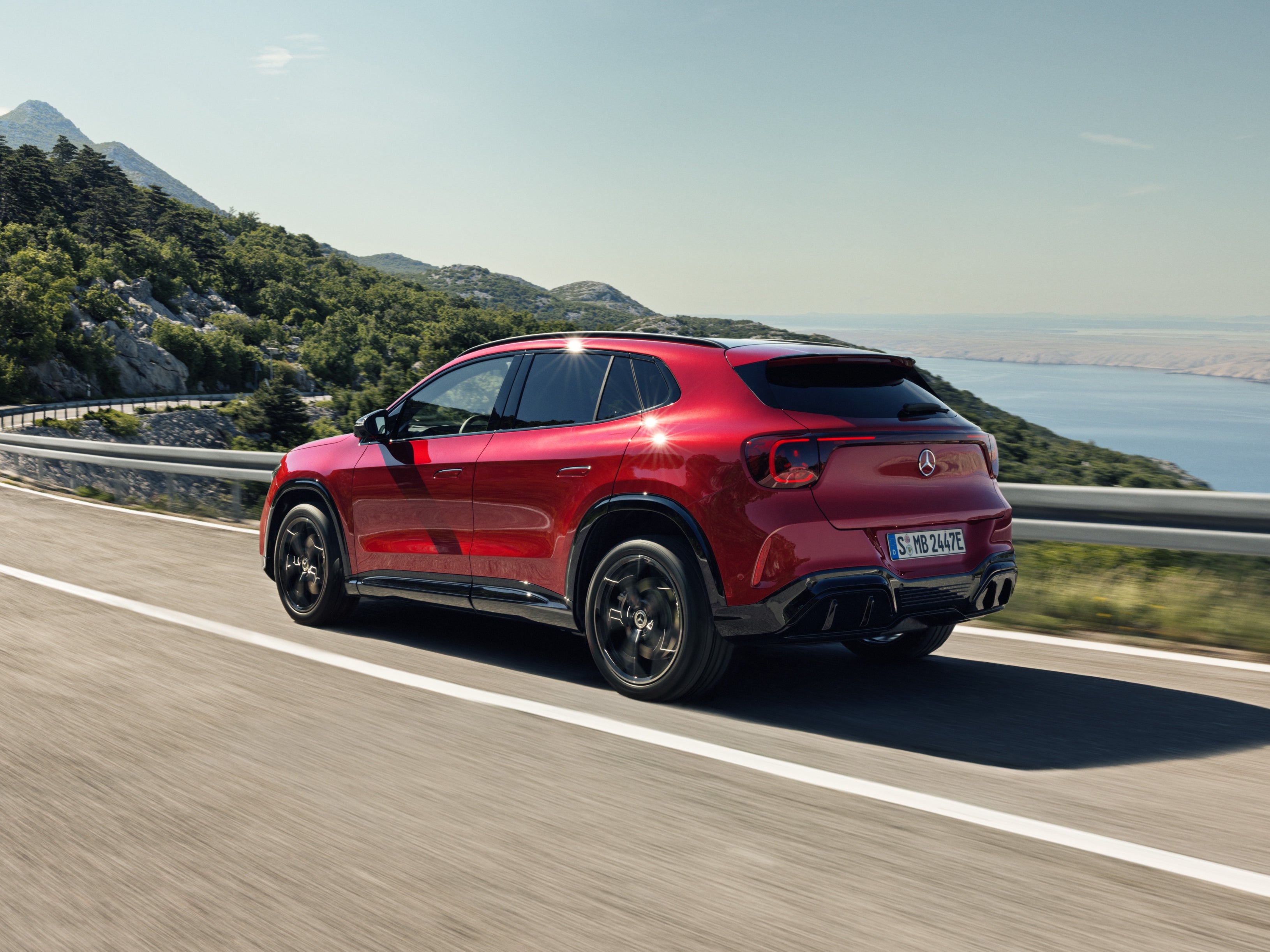 The new Mercedes-Benz GLA sits lower and looks more rugged than its predecessor (Mercedes-Benz)