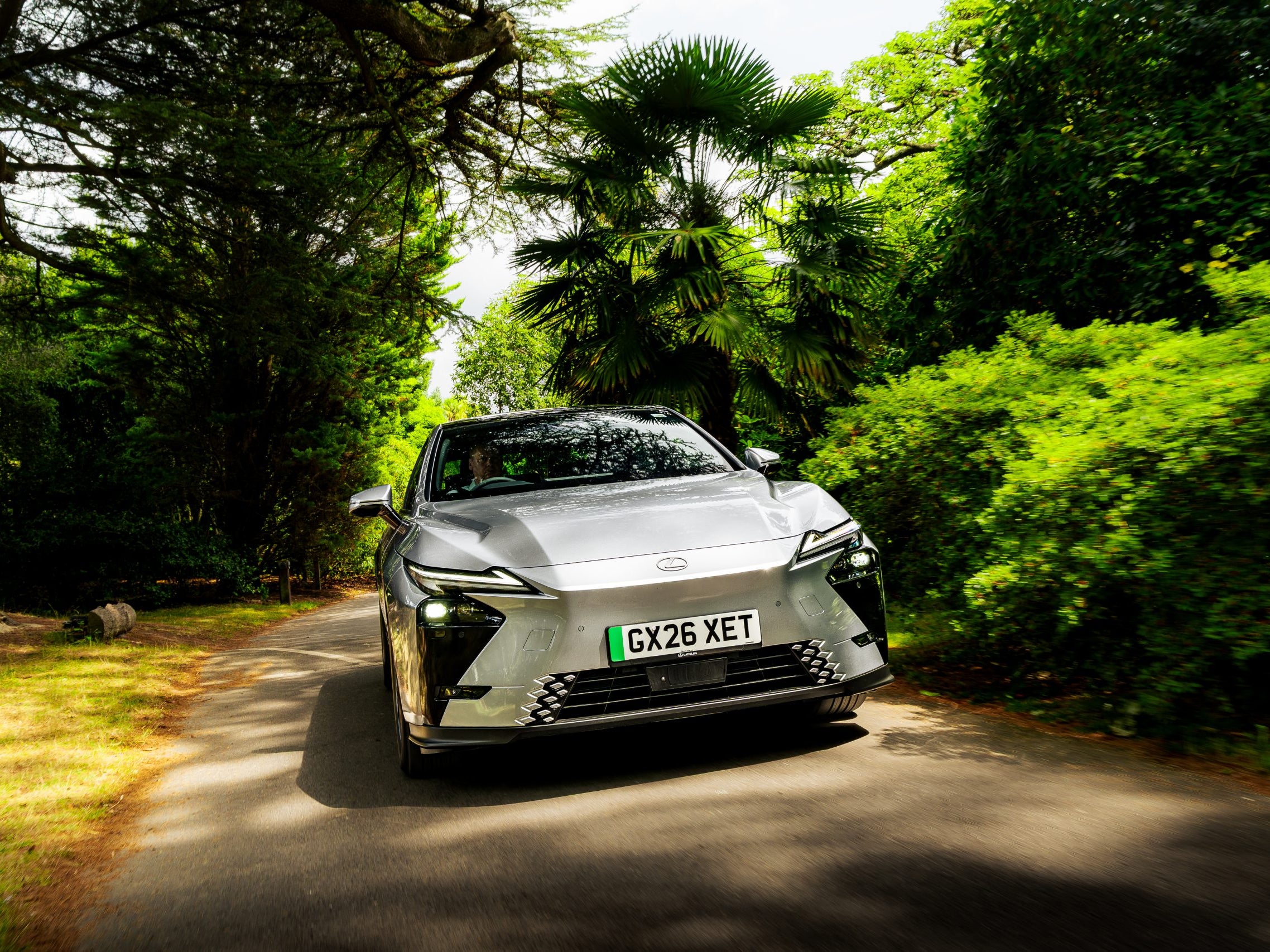 The Lexus ES350e gets the latest version of Lexus's design language and 'spindle' grille (Lexus)
