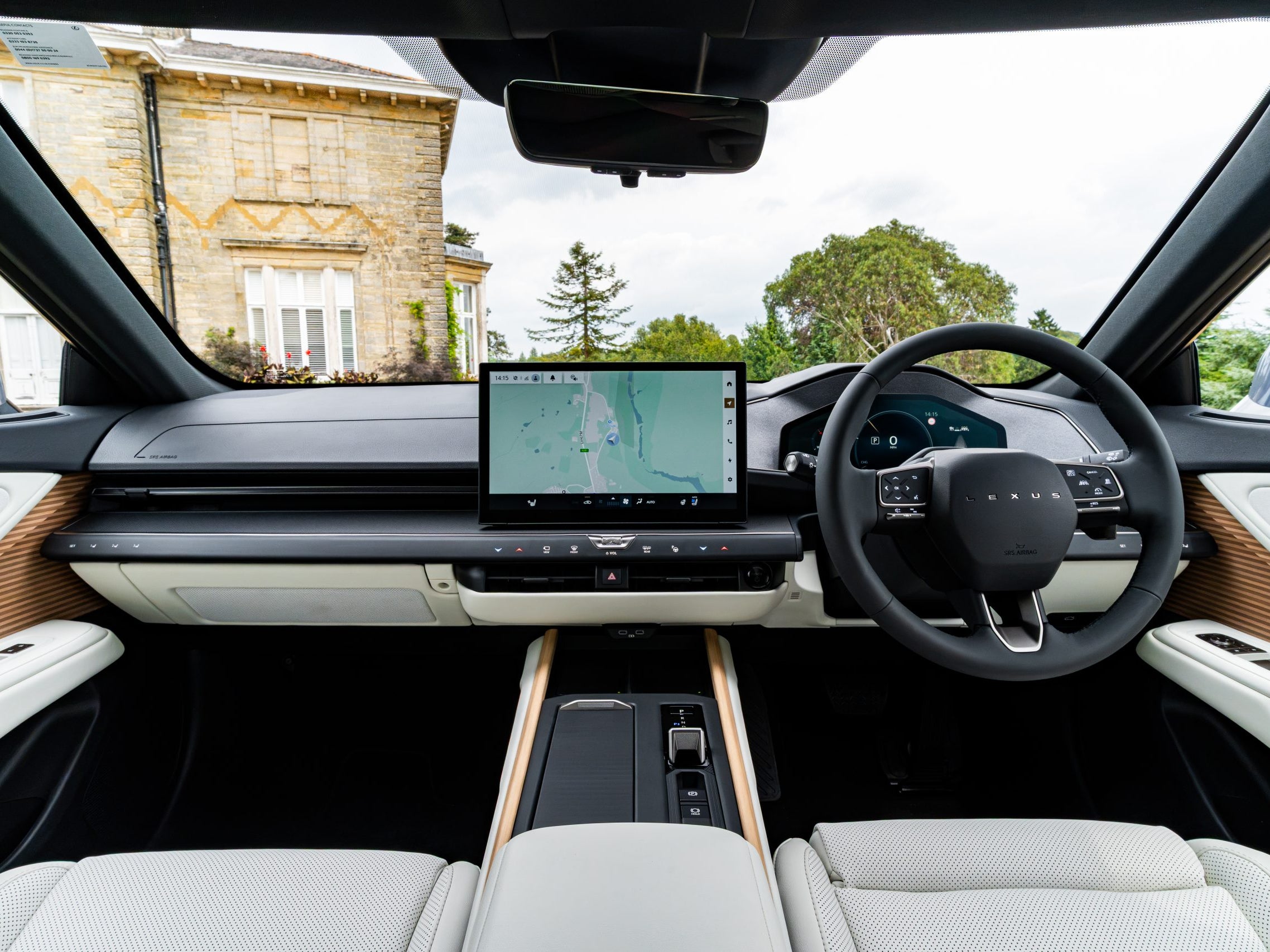 The Lexus ES350e's cabin and infotainment impress for quality and ease of use (Lexus)