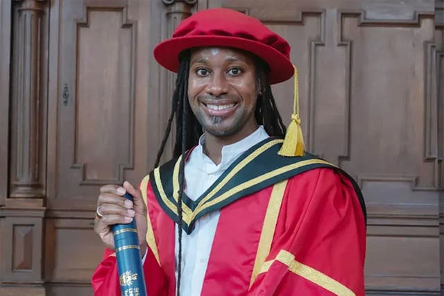 Professor at centre of plagiarism row resigns from Cambridge uni