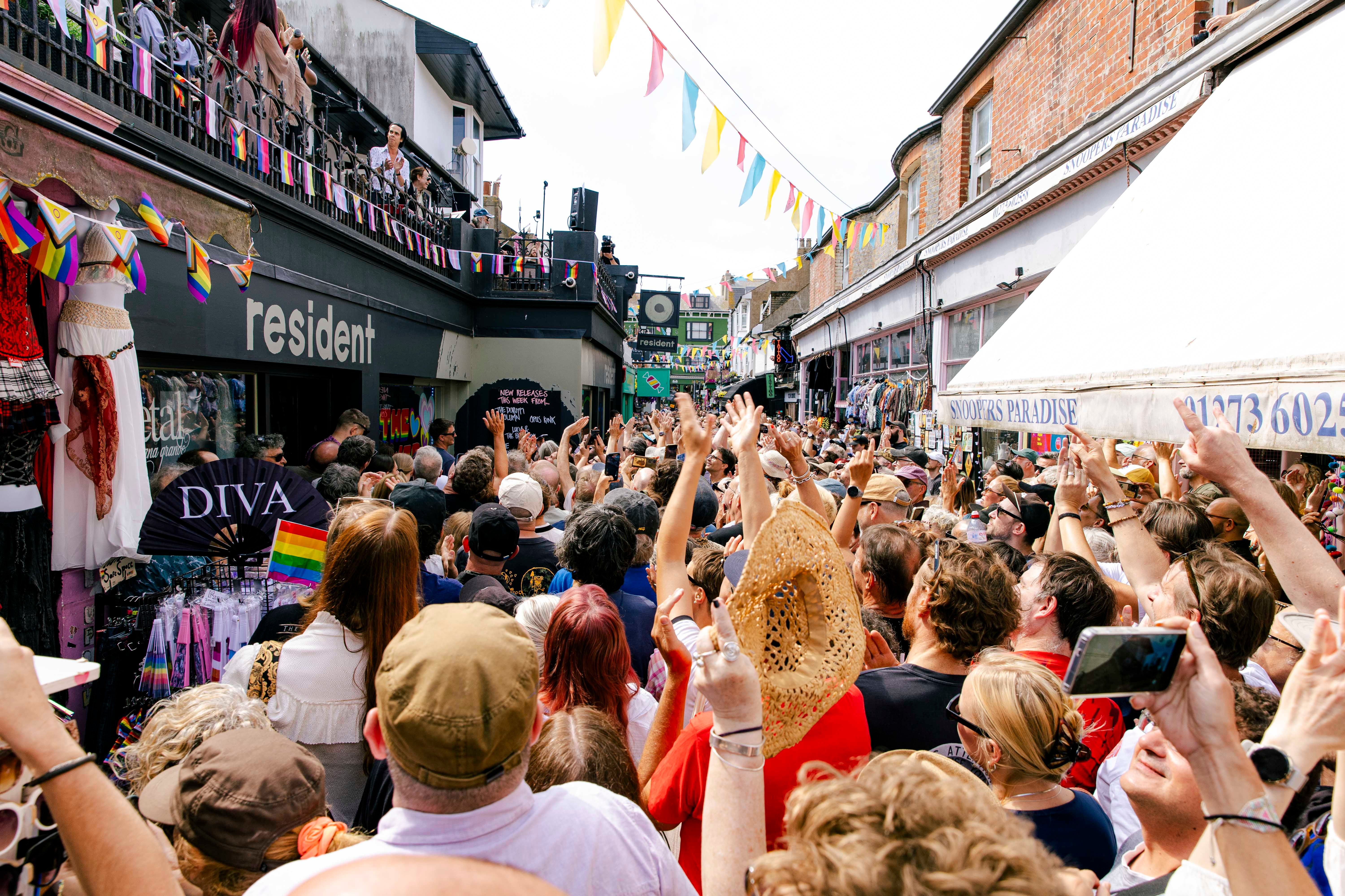 Nick Cave and the Bad Seeds play surprise rooftop gig at Brighton record shop