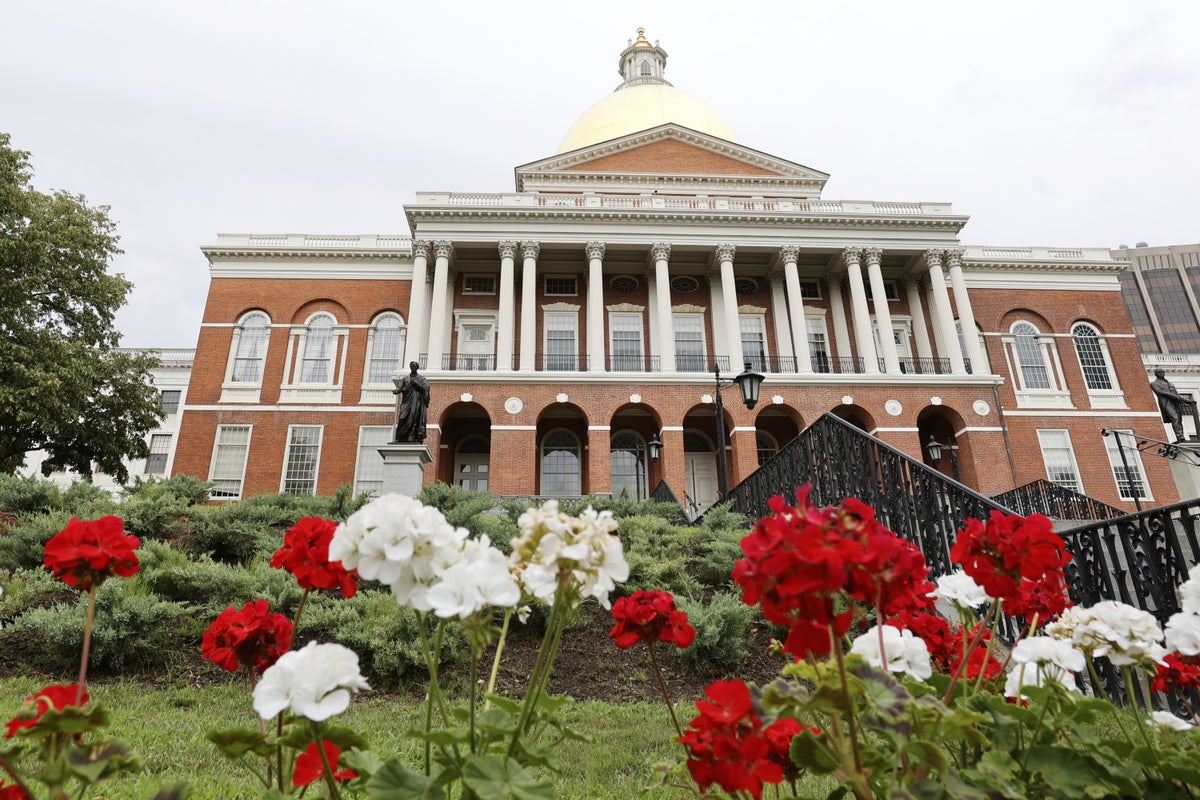 Massachusetts is close to giving doctors the final word on whether to perform late abortions