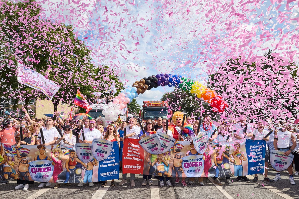 Hamburg Pride gets underway with increased security a week after a fatal attack in Berlin