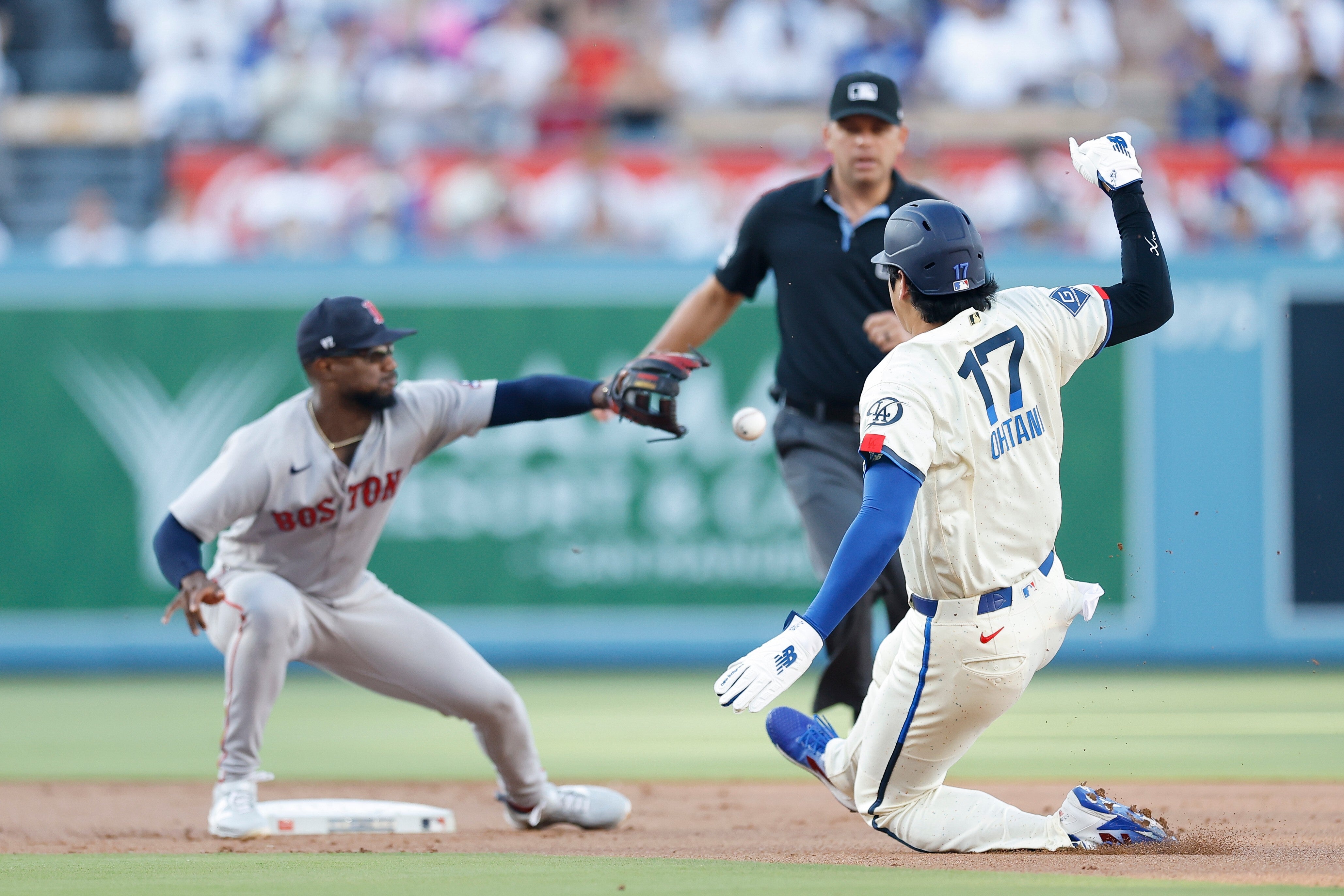 MEDIAS ROJAS-DODGERS