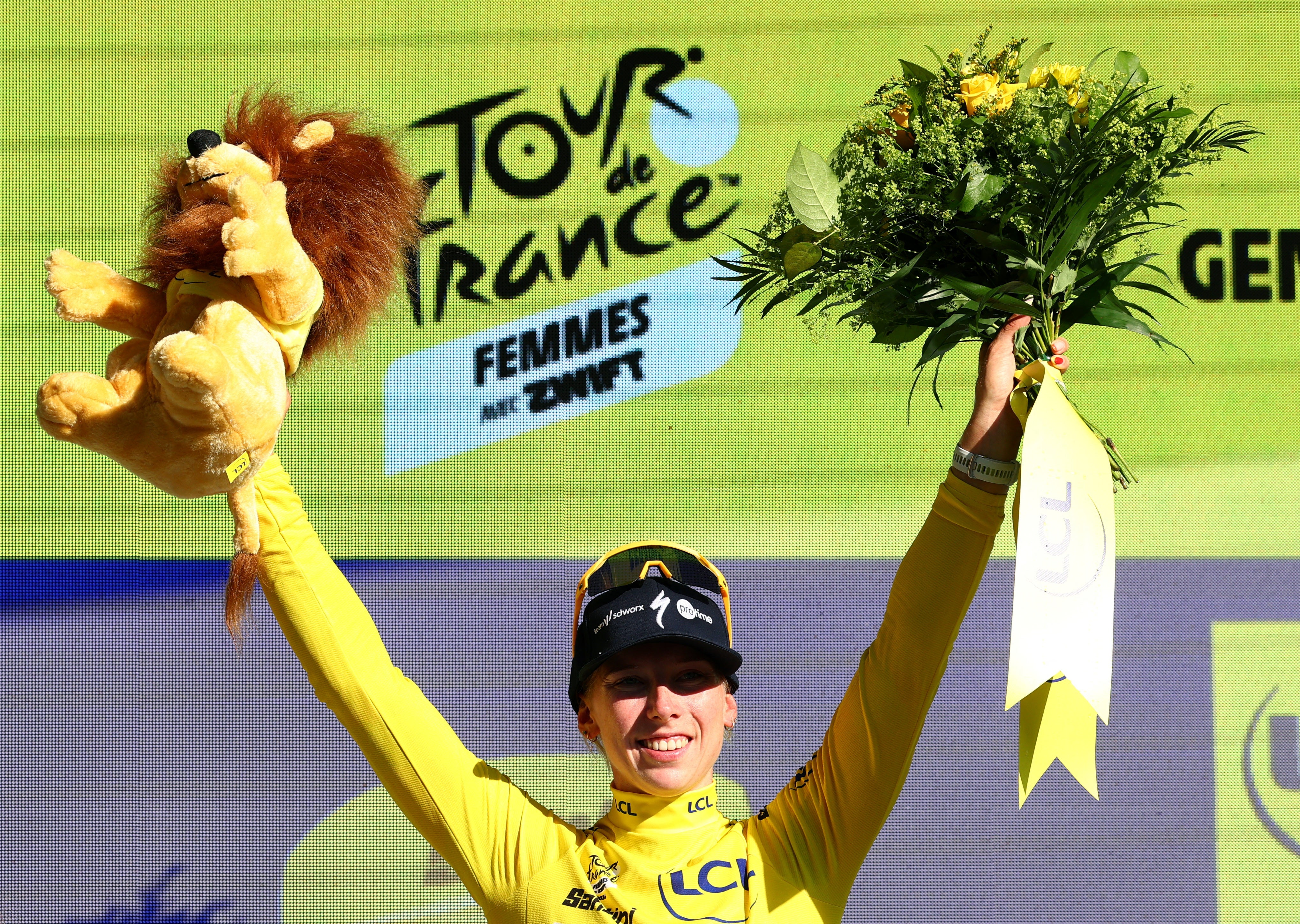 Lorena Wiebes stays in yellow after her stage-two success