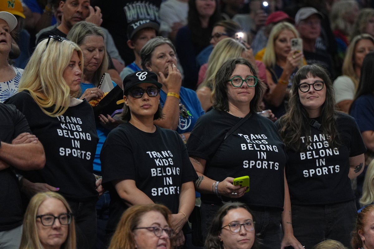 Protests occur at Fever-Lynx game regarding Sophie Cunningham's stance on transgender athletes
