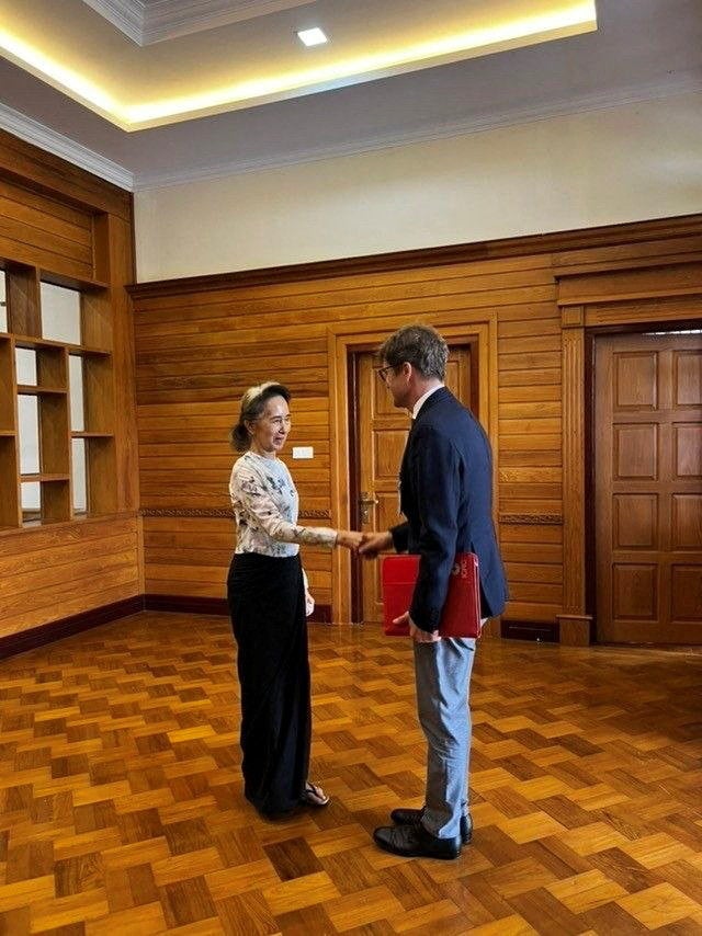 Aung San Suu Kyi meets Red Cross representative Arnaude de Baecque in Naypyidaw in this picture provided by Myanmar government spokesperson Khine Khine Soe on 3 August 2026